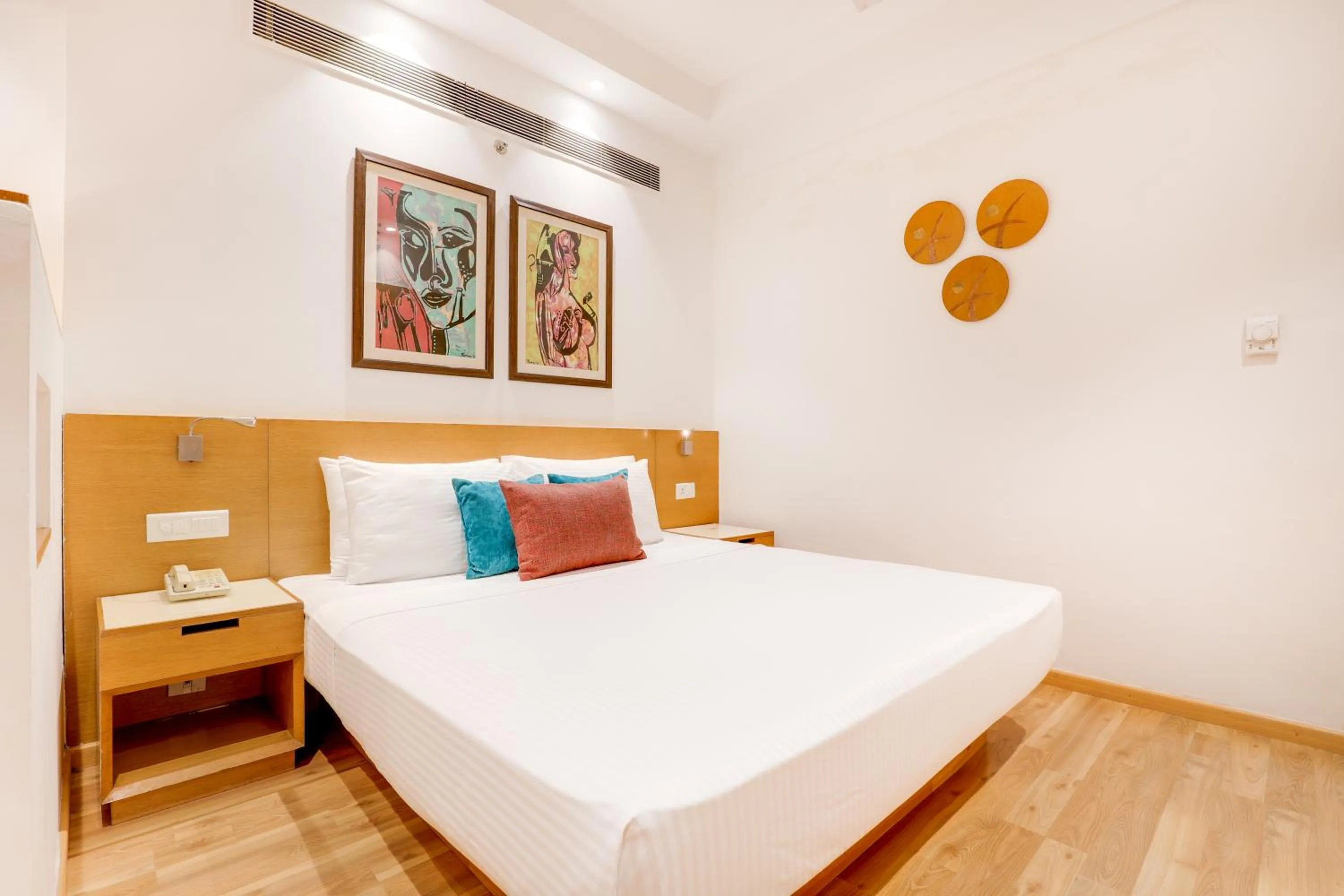 Bedroom, Bed in Lemon Tree Hotel Chandigarh