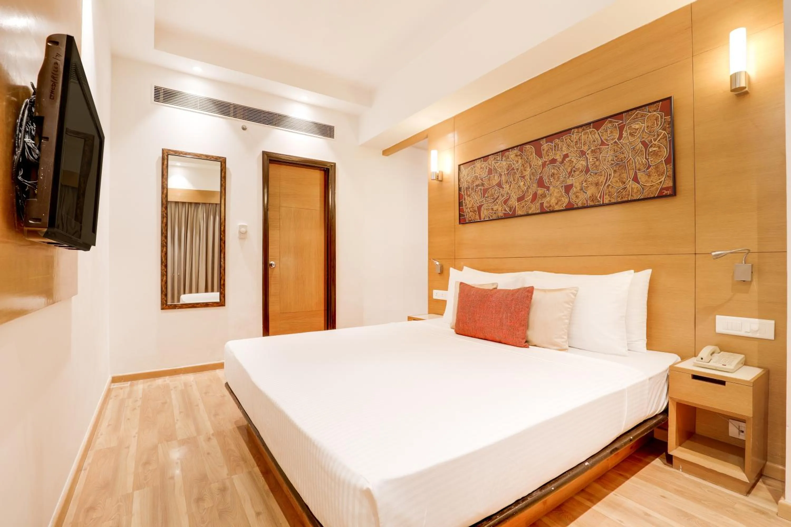 Bedroom, Bed in Lemon Tree Hotel Chandigarh
