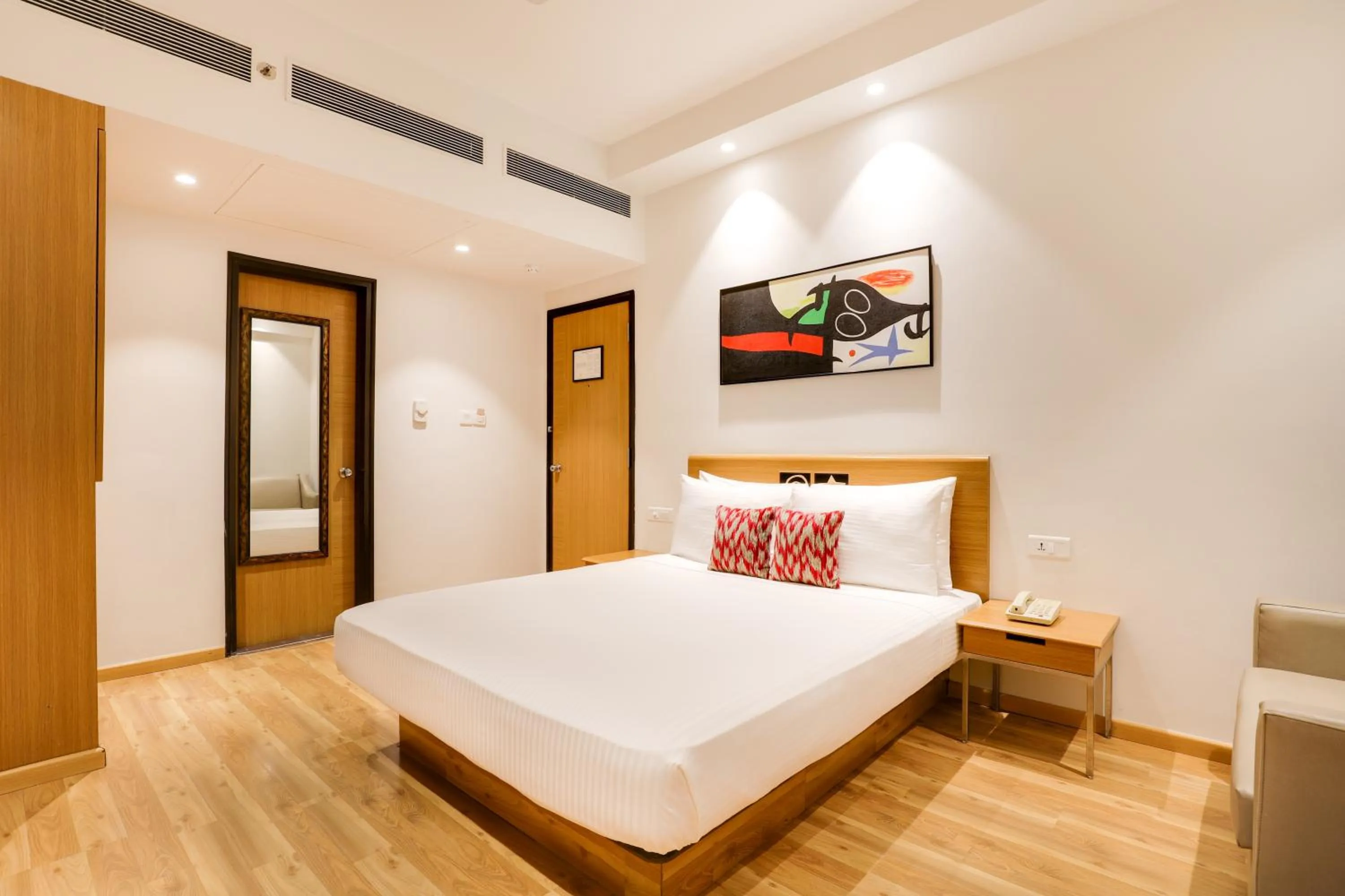 Bedroom, Bed in Lemon Tree Hotel Chandigarh