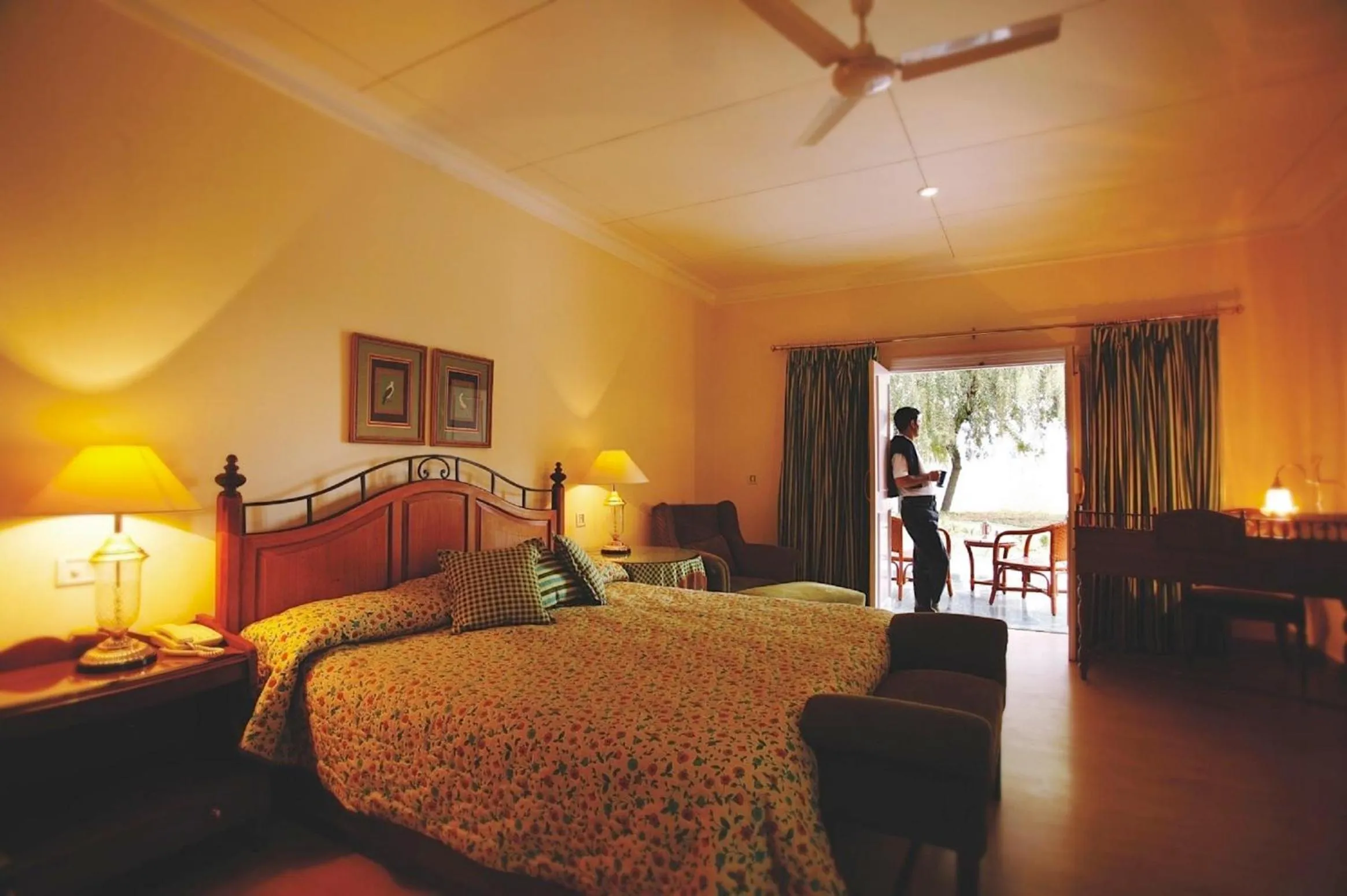 Photo of the whole room, Bed in The LaLit Grand Palace Srinagar