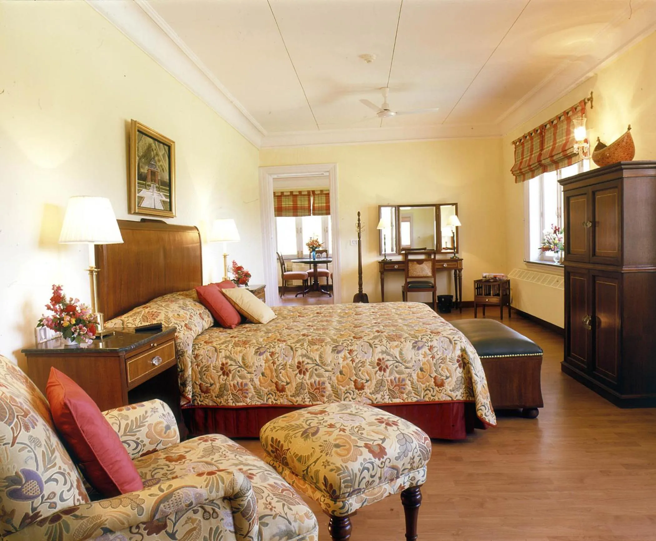 Photo of the whole room, Bed in The LaLit Grand Palace Srinagar