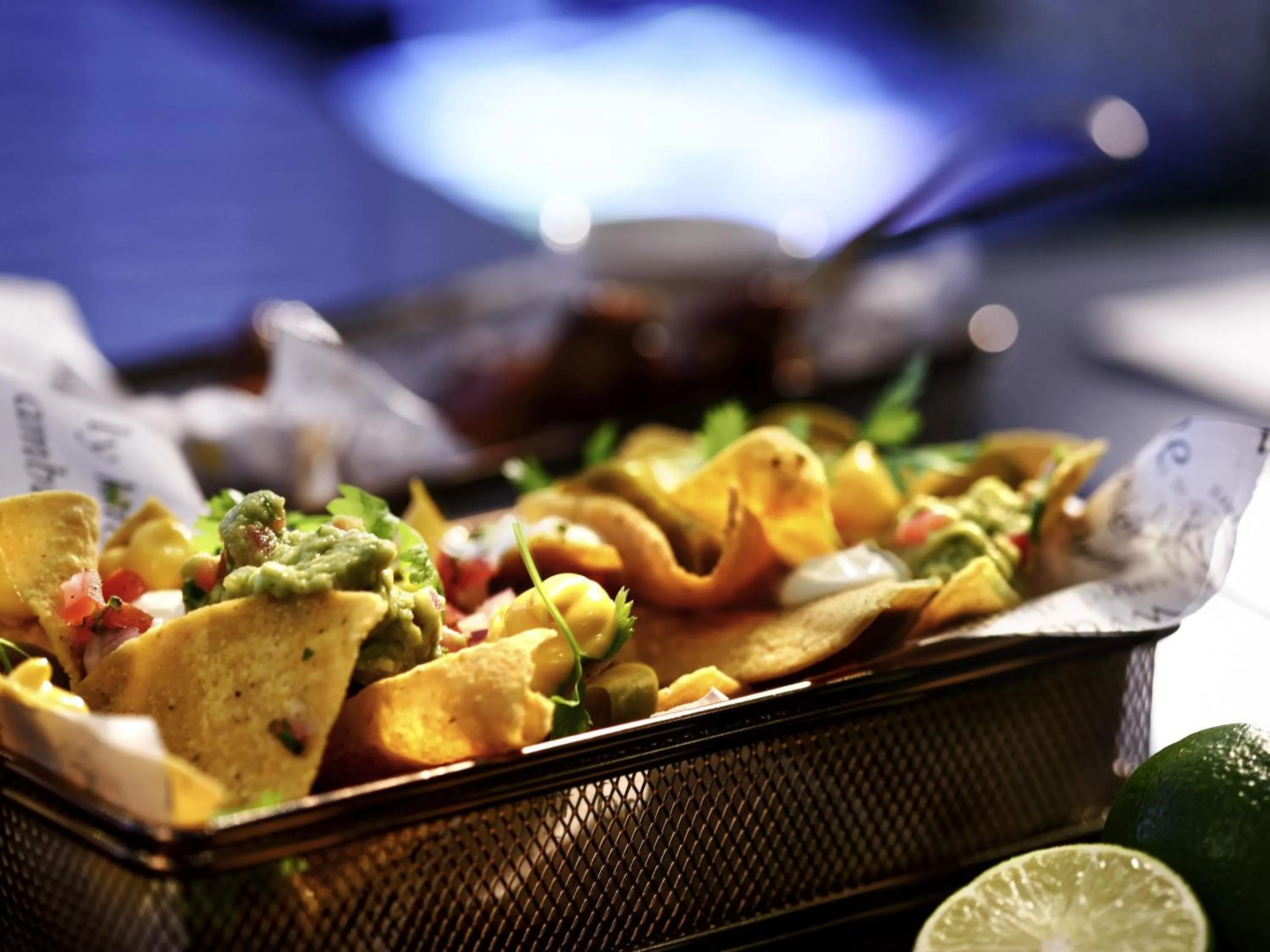 Lounge or bar in Mercure Gold Hotel Jumeirah Dubai by Accor