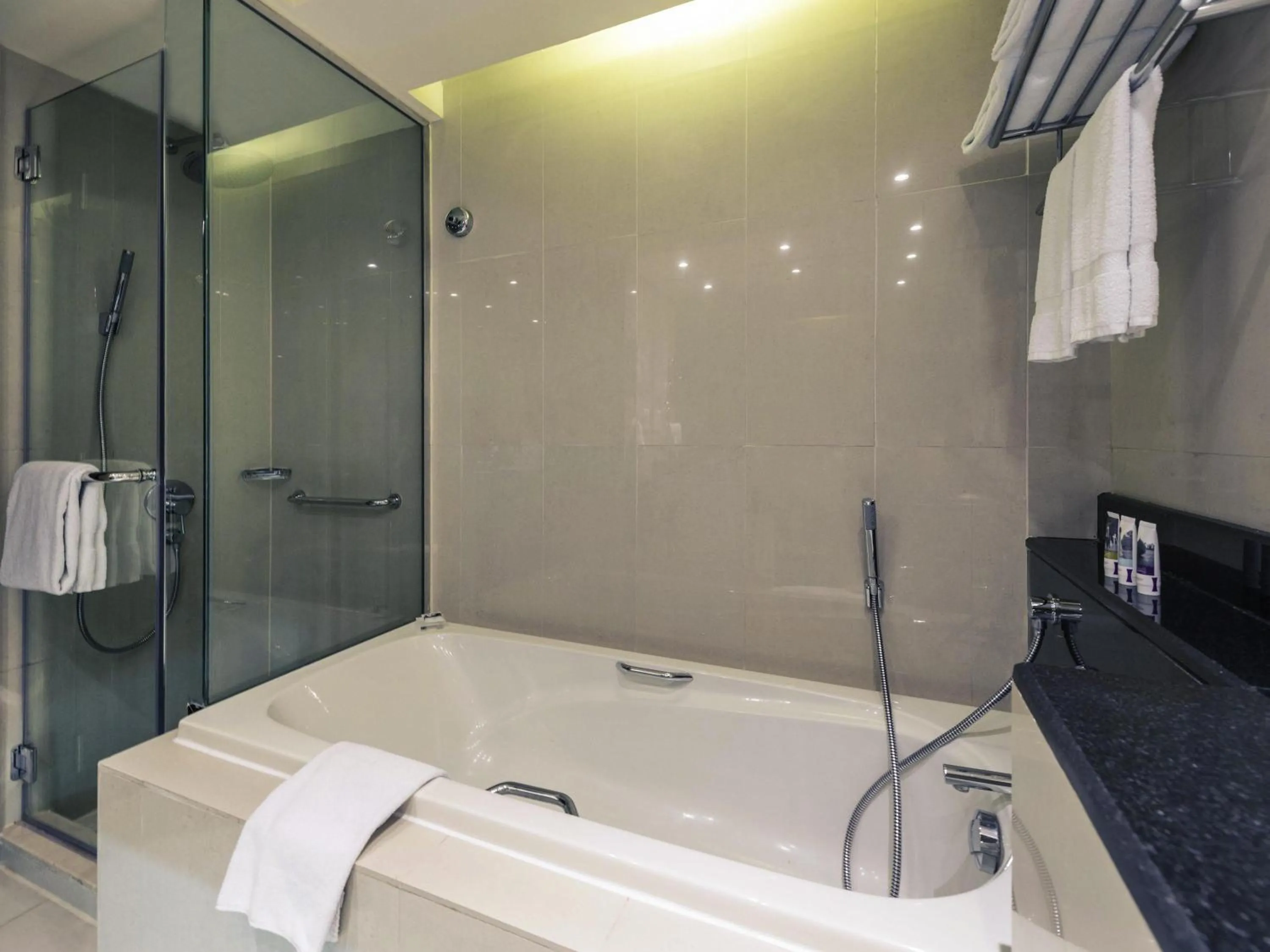 Bedroom in Mercure Gold Hotel Jumeirah Dubai by Accor