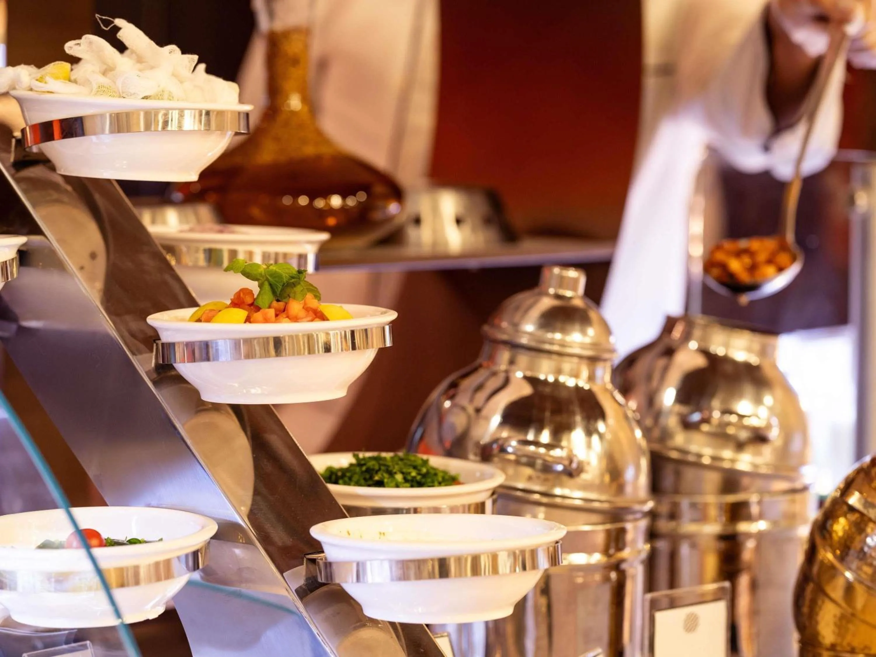 Restaurant/places to eat in Zamzam Pullman Makkah