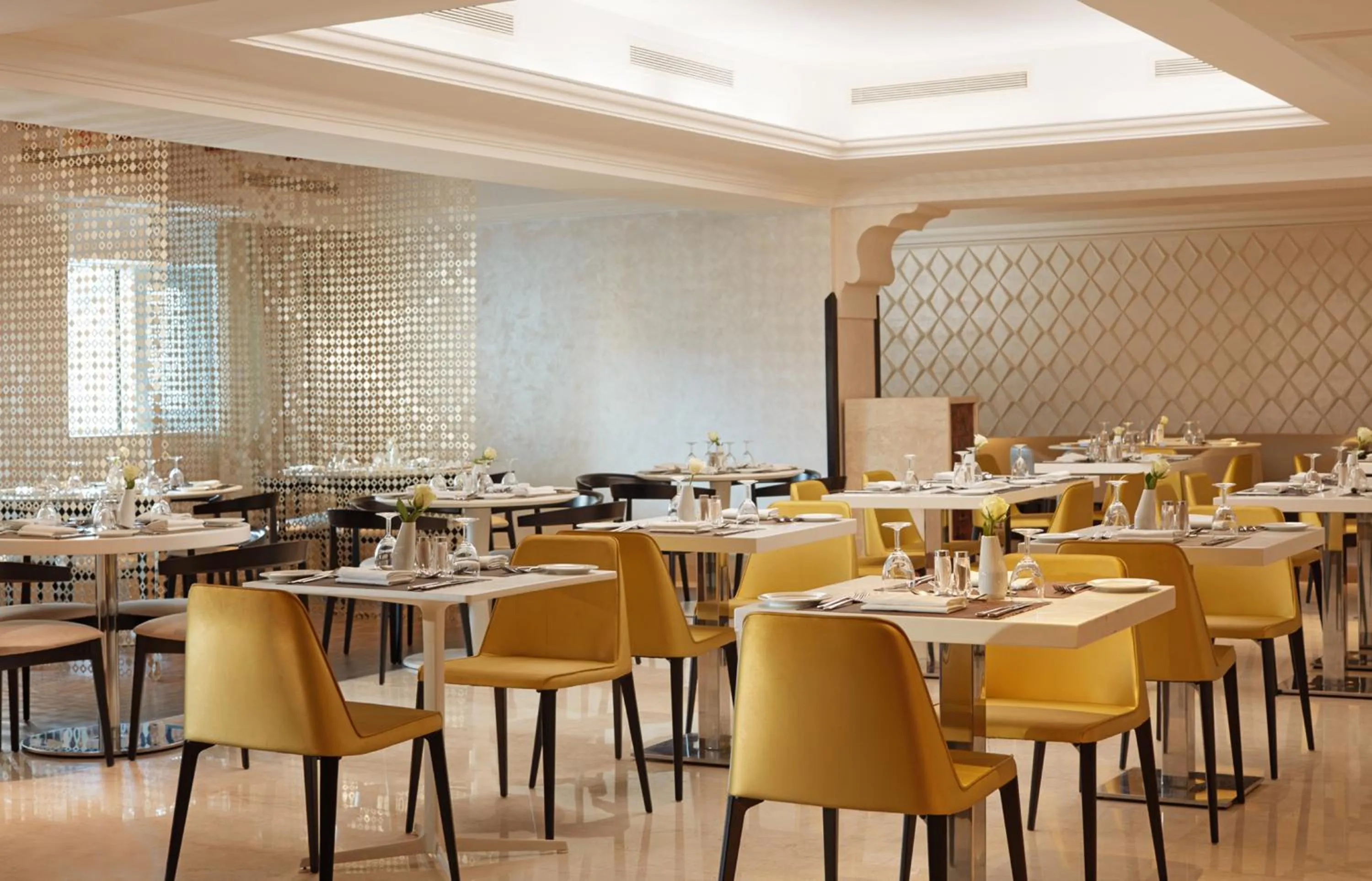 Restaurant/places to eat in Zamzam Pullman Makkah