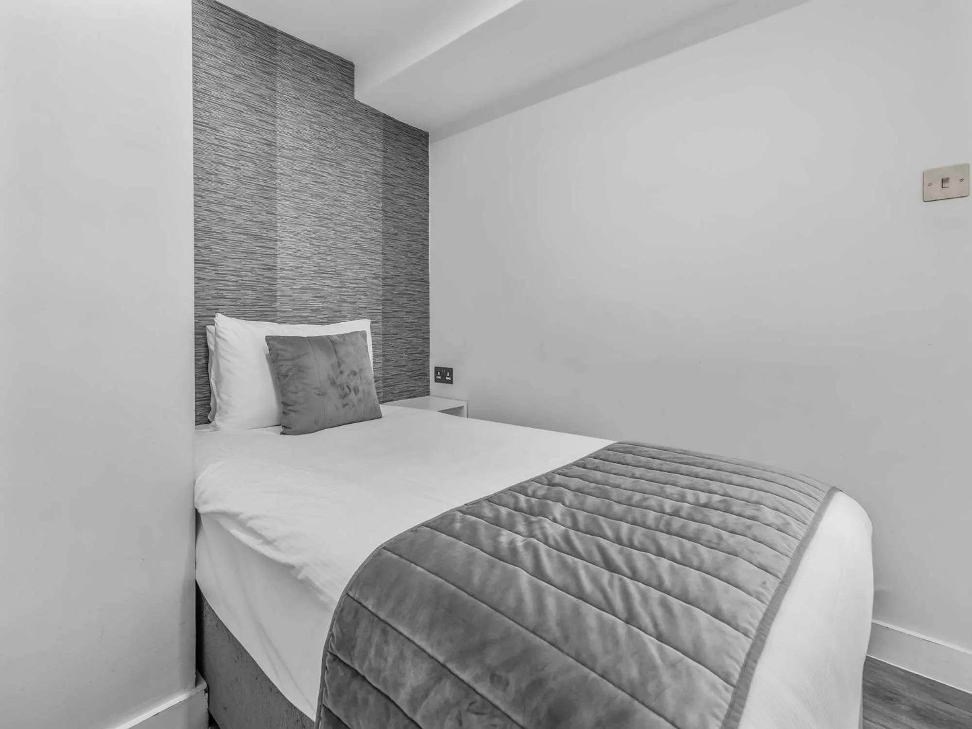 Bed in Chelsea Cloisters Serviced Apartments