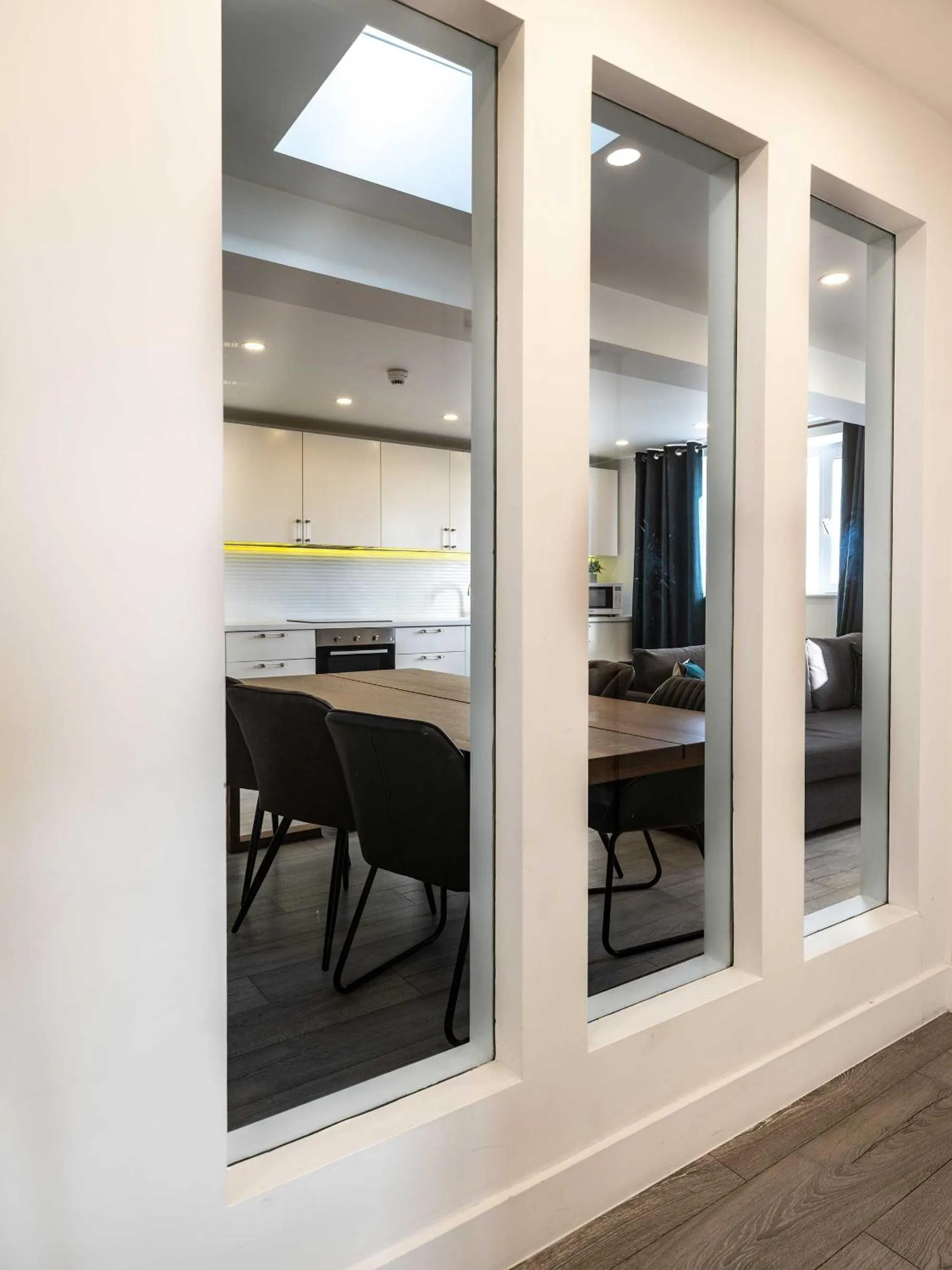 Kitchen or kitchenette in Chelsea Cloisters Serviced Apartments