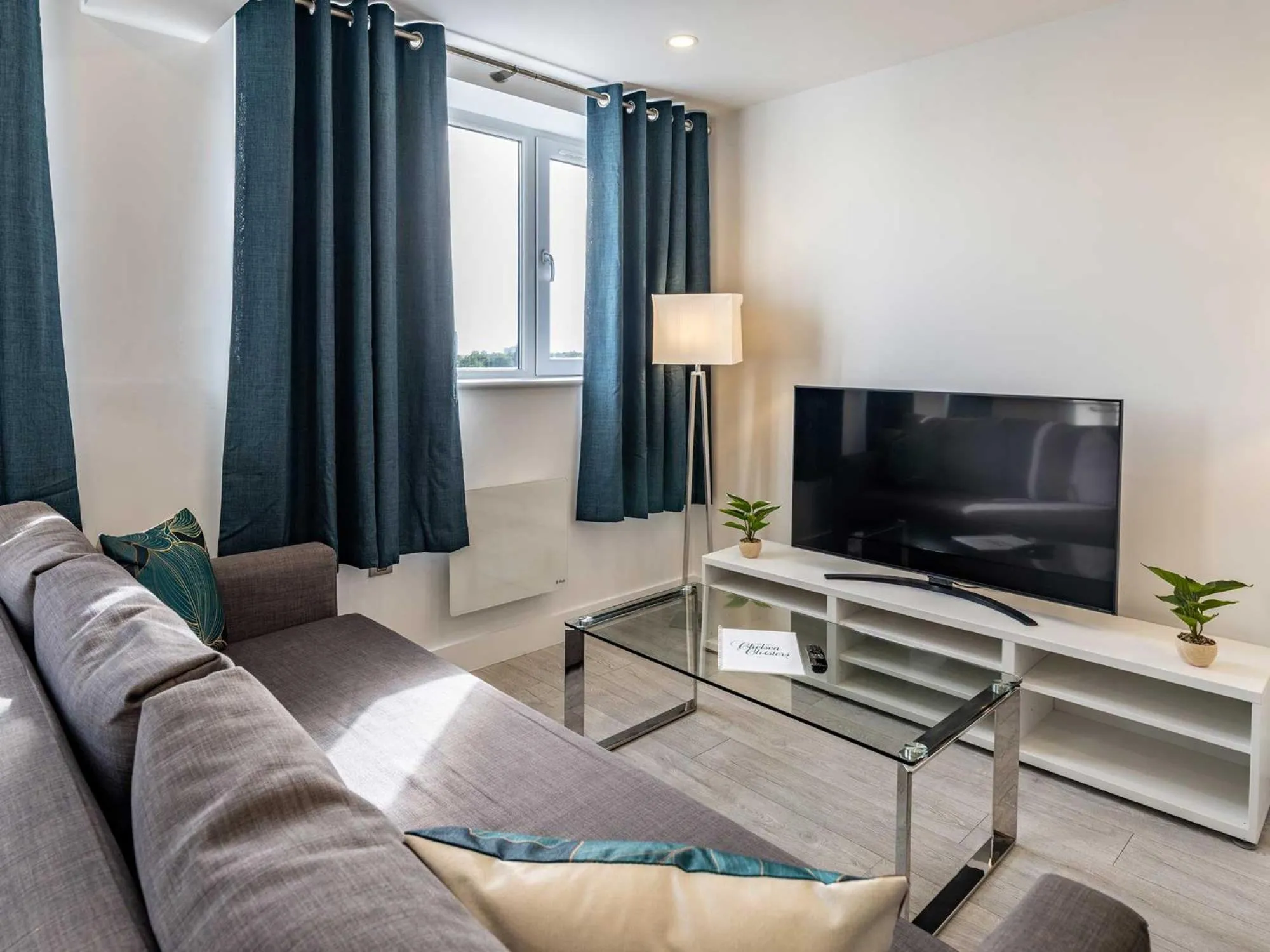 TV and multimedia in Chelsea Cloisters Serviced Apartments