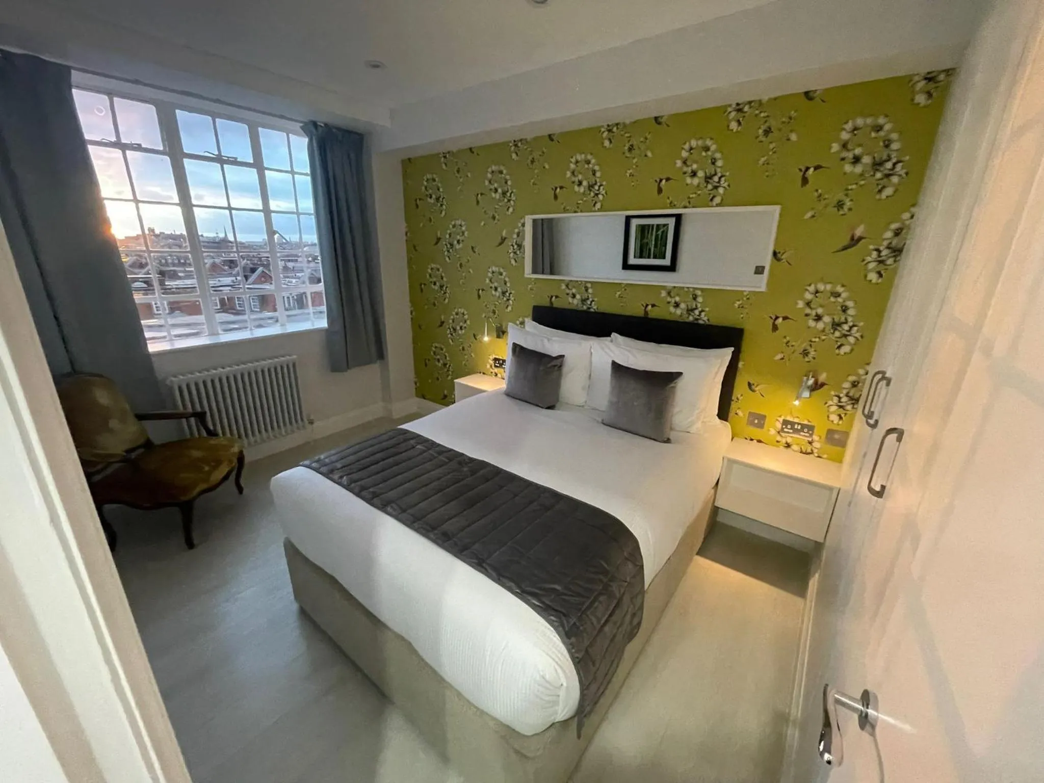 Bedroom, Bed in Chelsea Cloisters Serviced Apartments