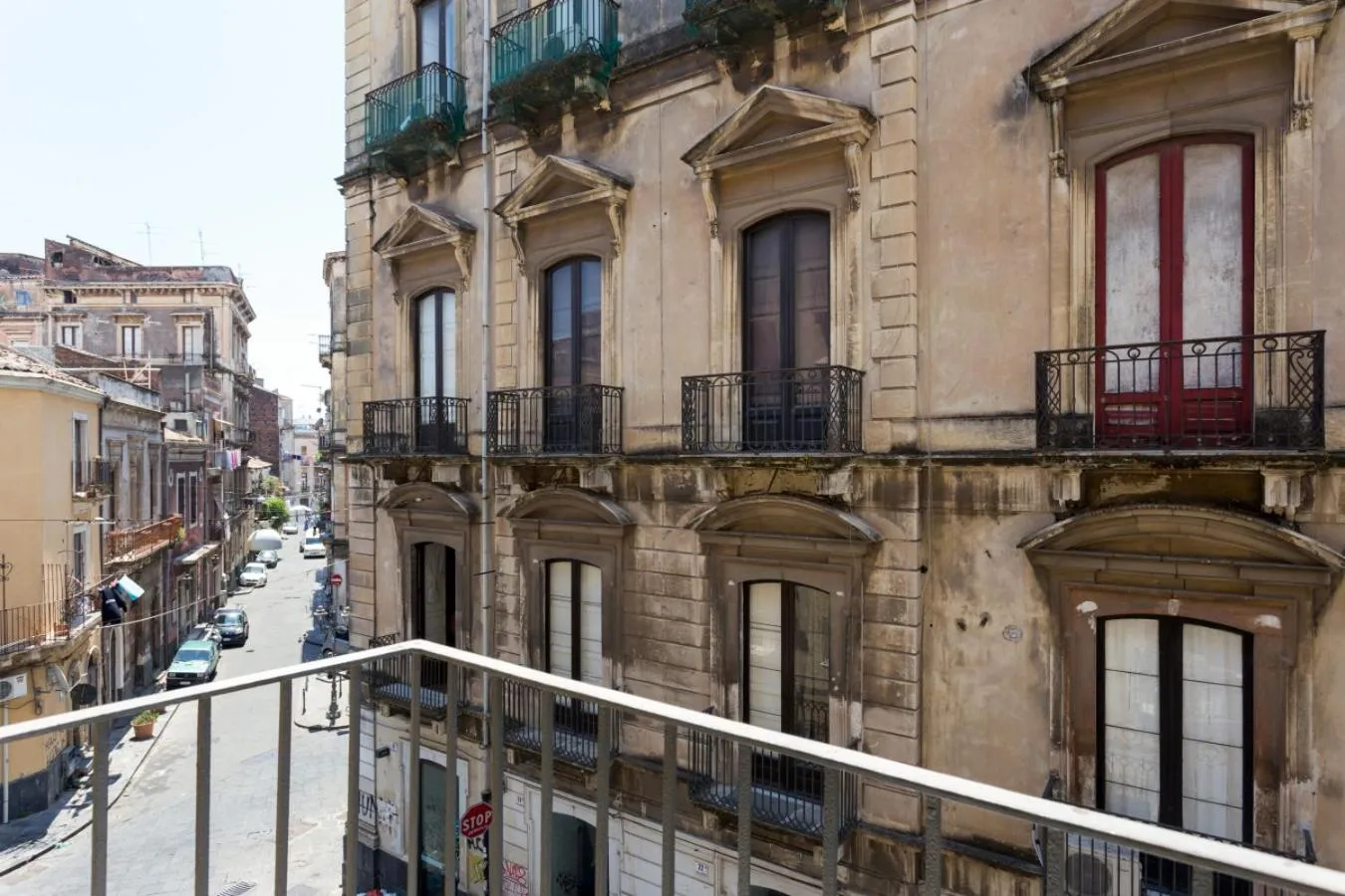 Quiet street view in Dimora Minima