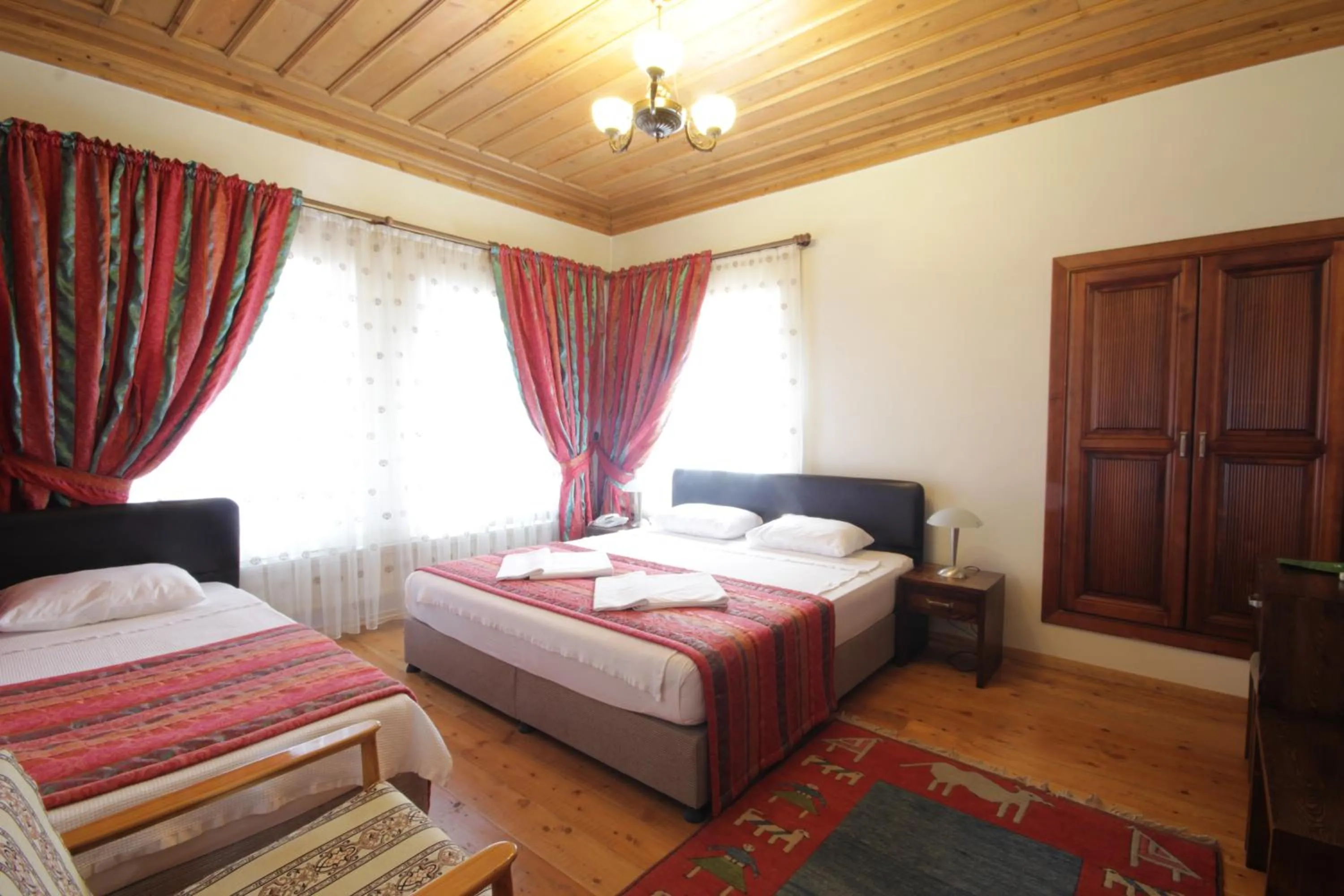 Photo of the whole room, Bed in Konya Dervish Hotel