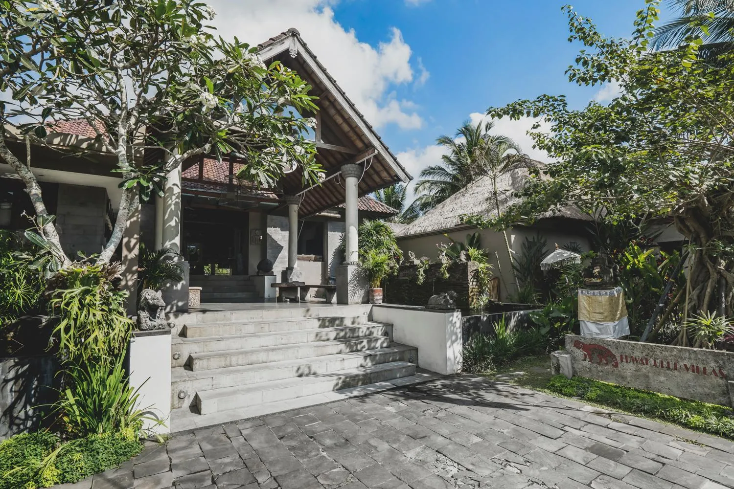 Facade/entrance in Luwak Ubud Villa & Jungle Suite