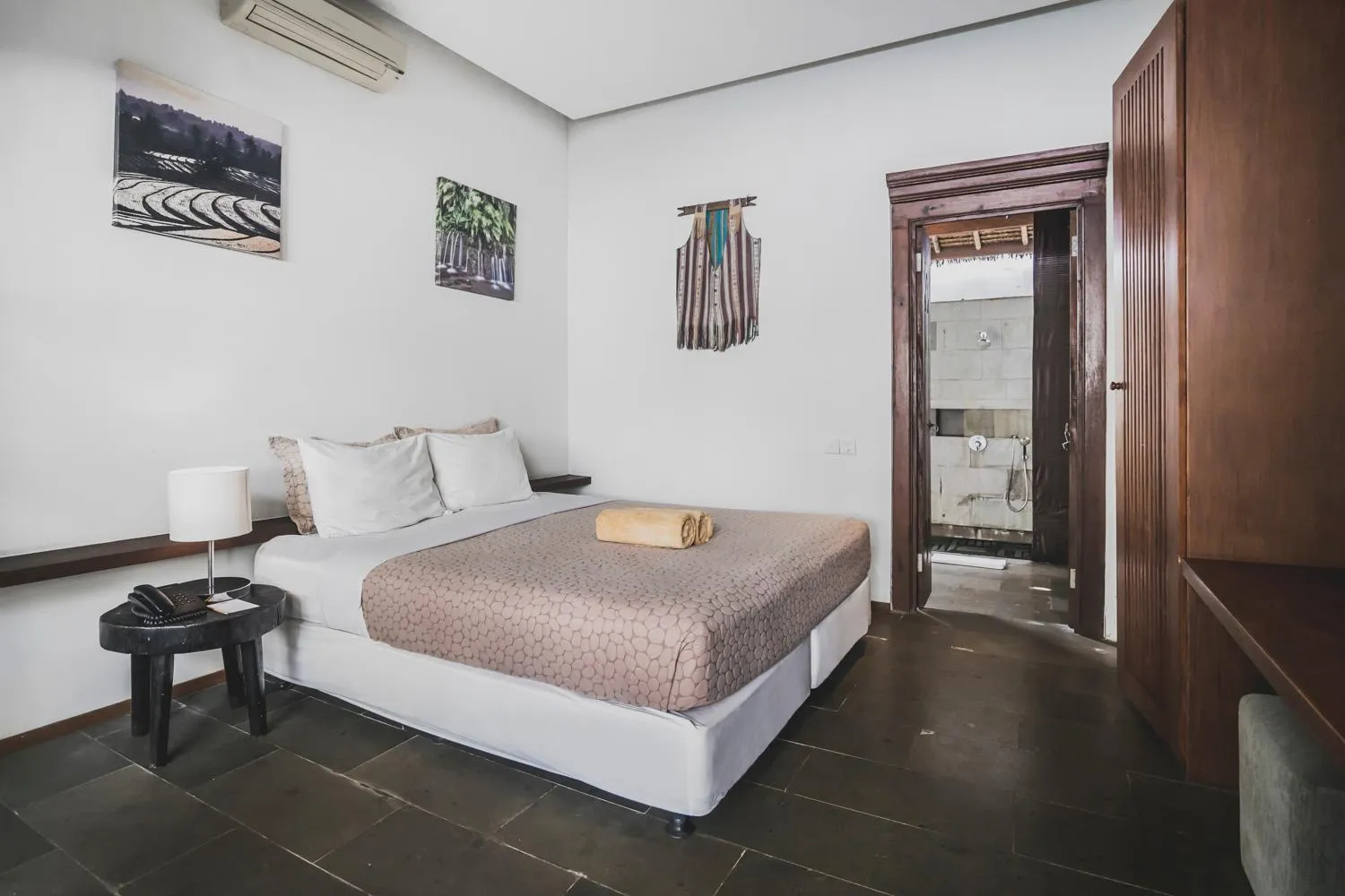 Bed in Luwak Ubud Villa & Jungle Suite