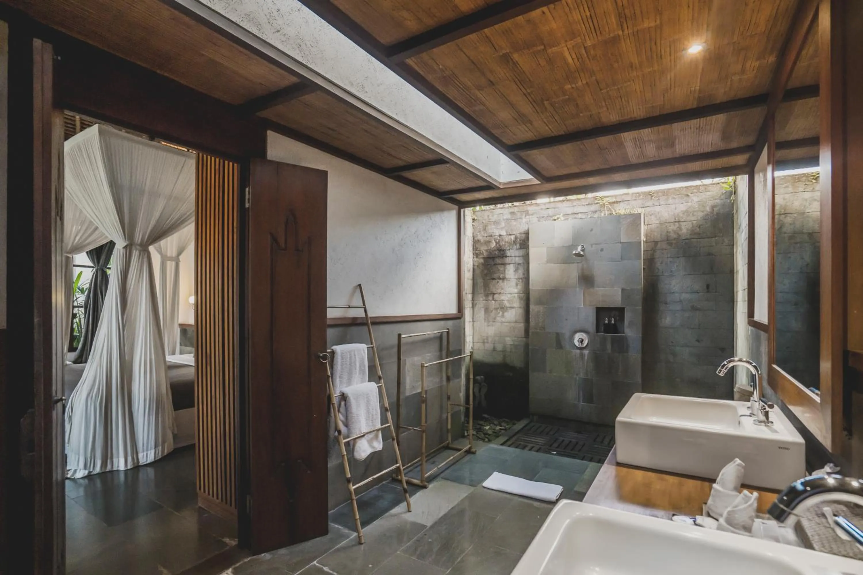 Bath in Luwak Ubud Villa & Jungle Suite