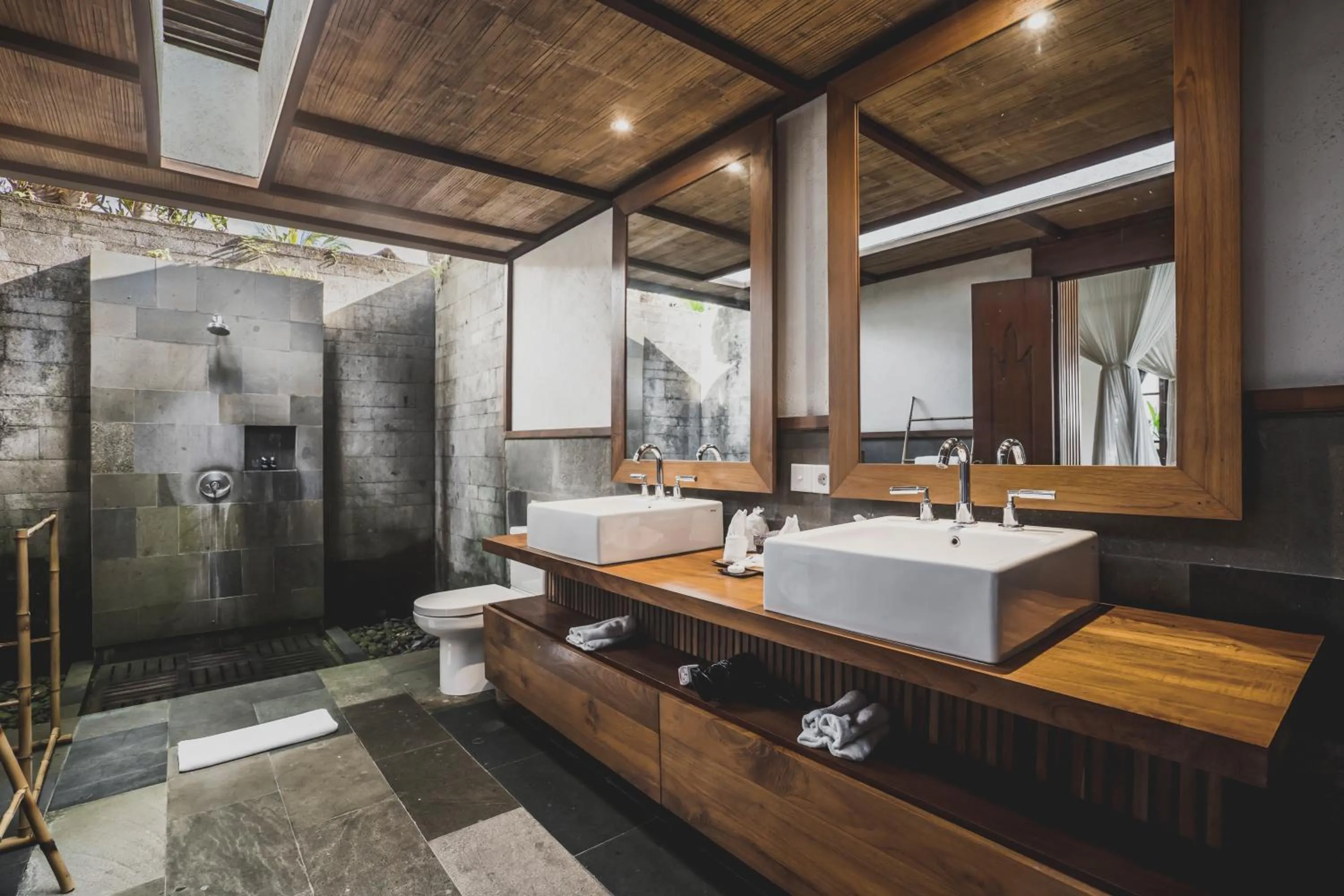 Bathroom in Luwak Ubud Villa & Jungle Suite