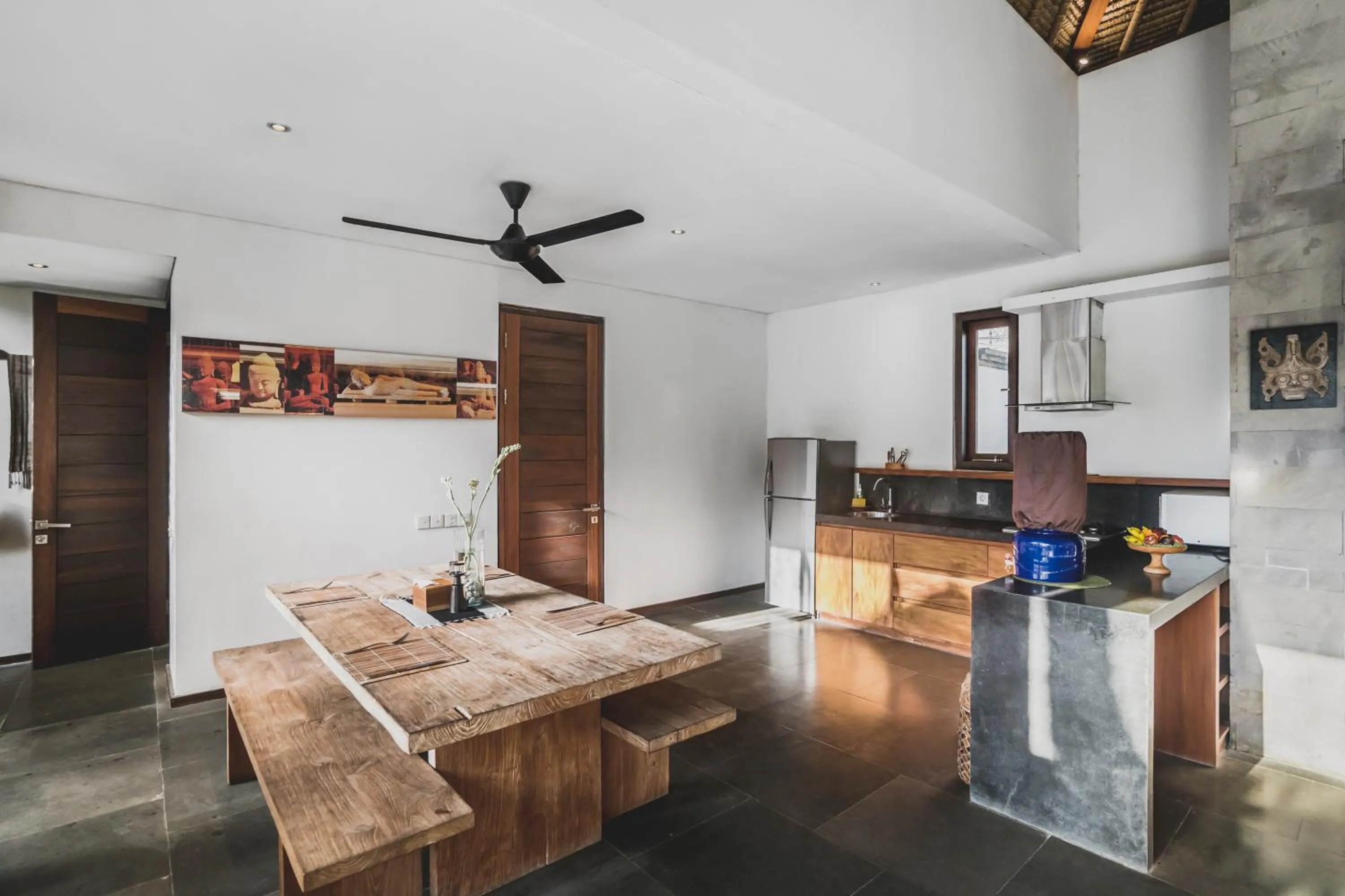 Kitchen or kitchenette in Luwak Ubud Villa & Jungle Suite