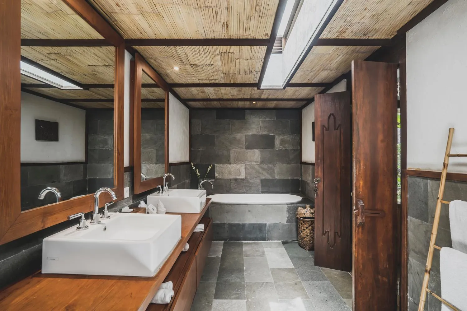 Bath in Luwak Ubud Villa & Jungle Suite