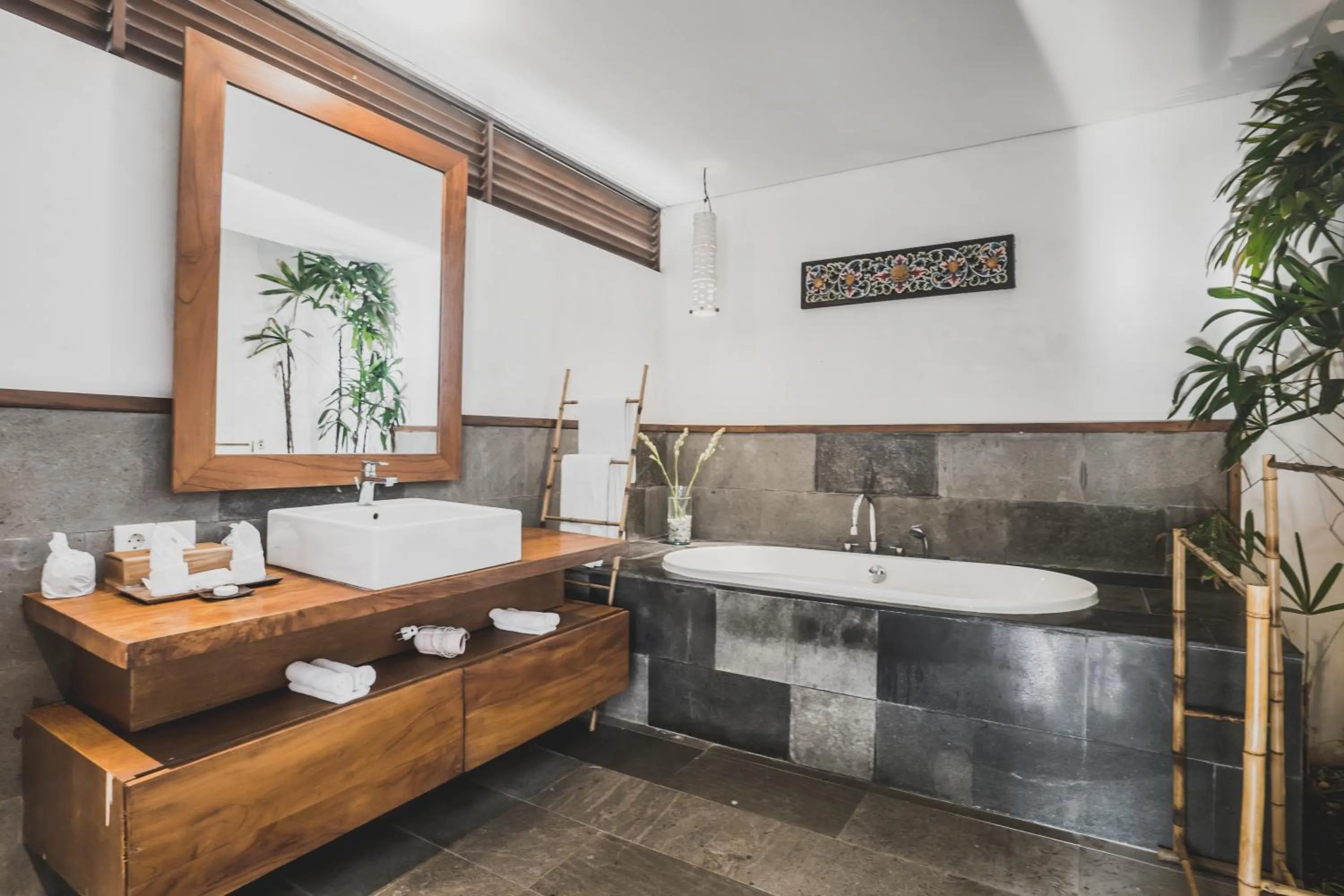 Hot Tub in Luwak Ubud Villa & Jungle Suite