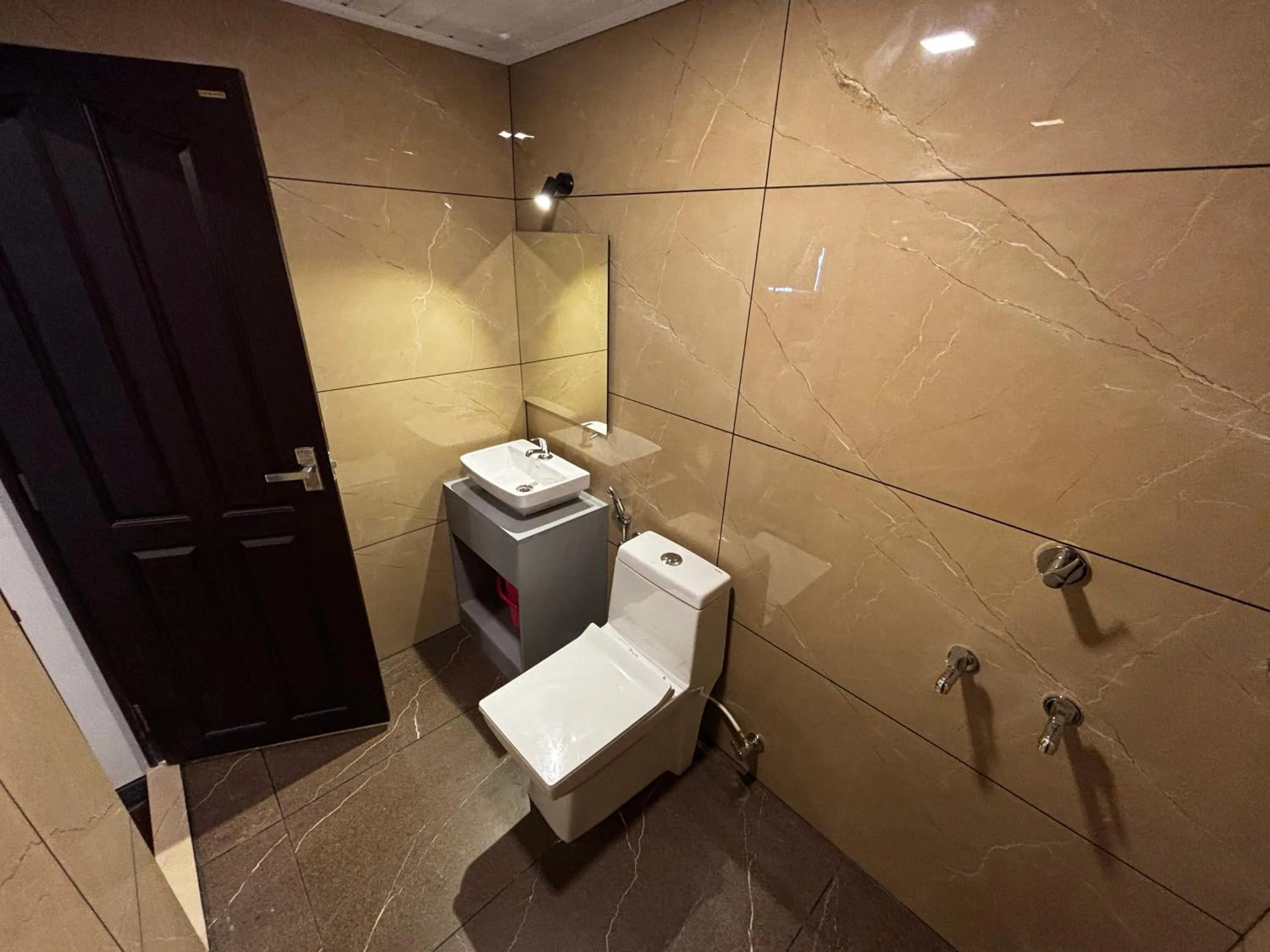 Bathroom in South Gate Residency