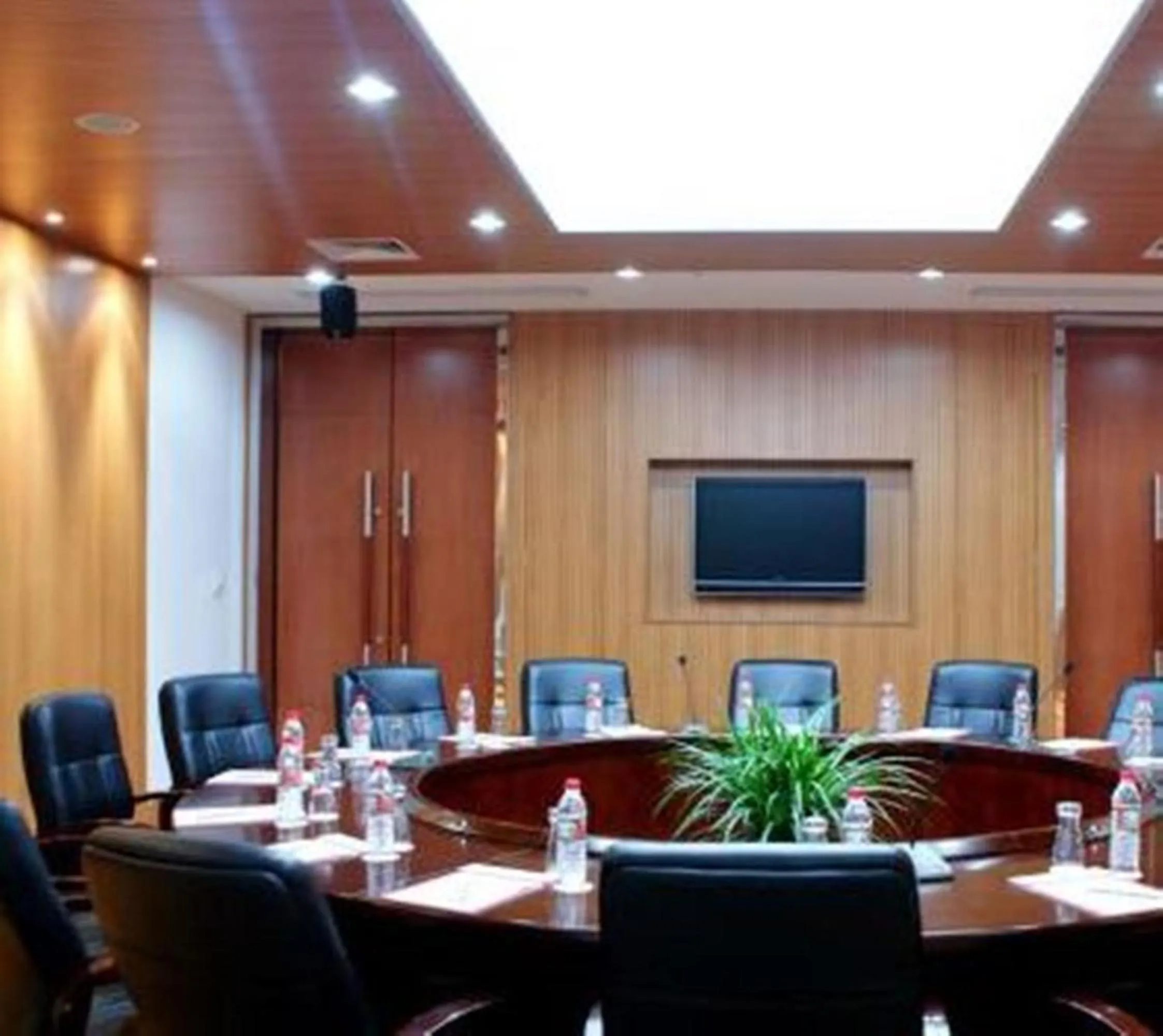 Meeting/conference room, Business Area/Conference Room in Ramada Plaza by Wyndham Hangzhou Riverside