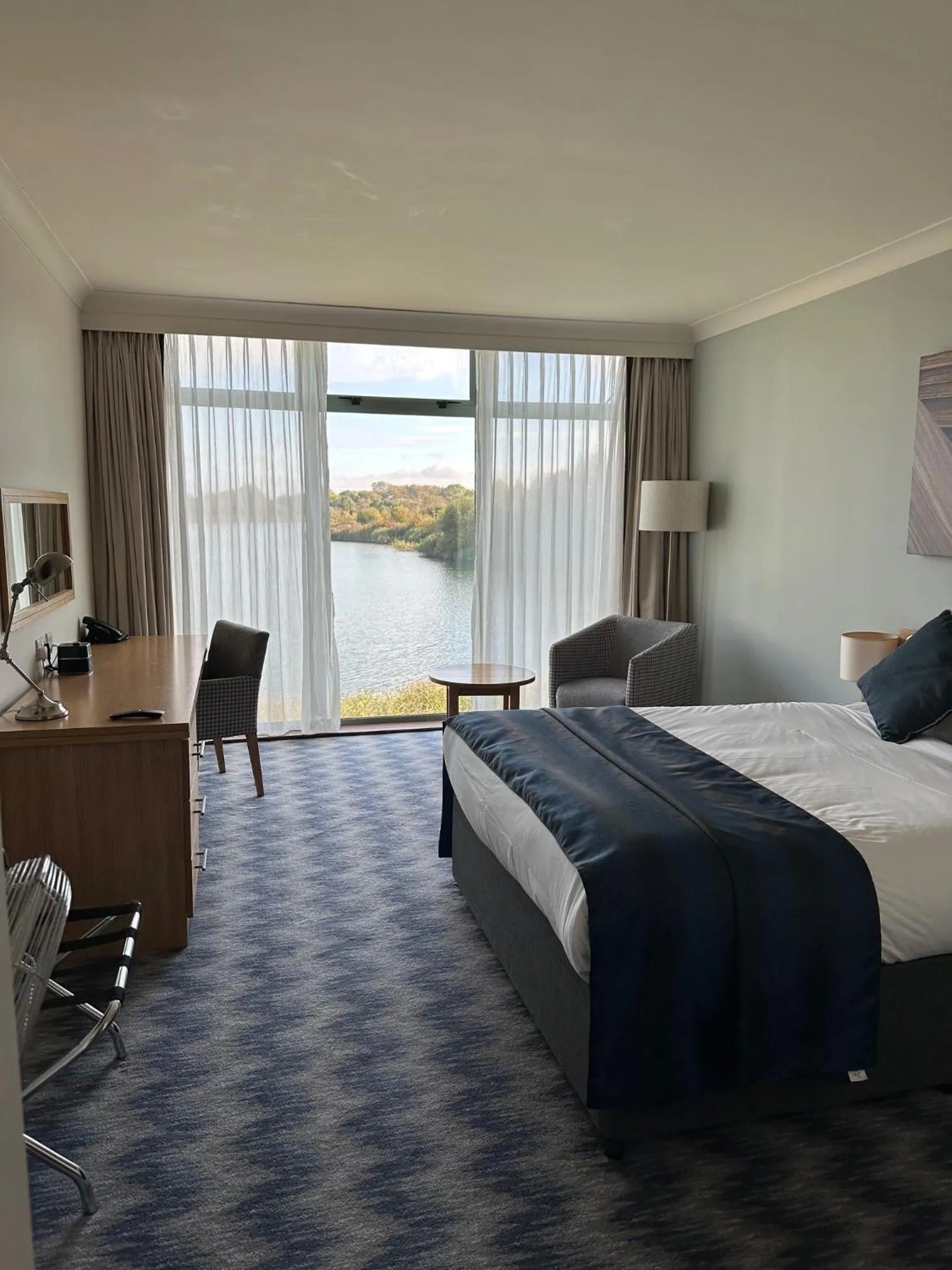 Bedroom, Bed in De Vere Cotswold Water Park