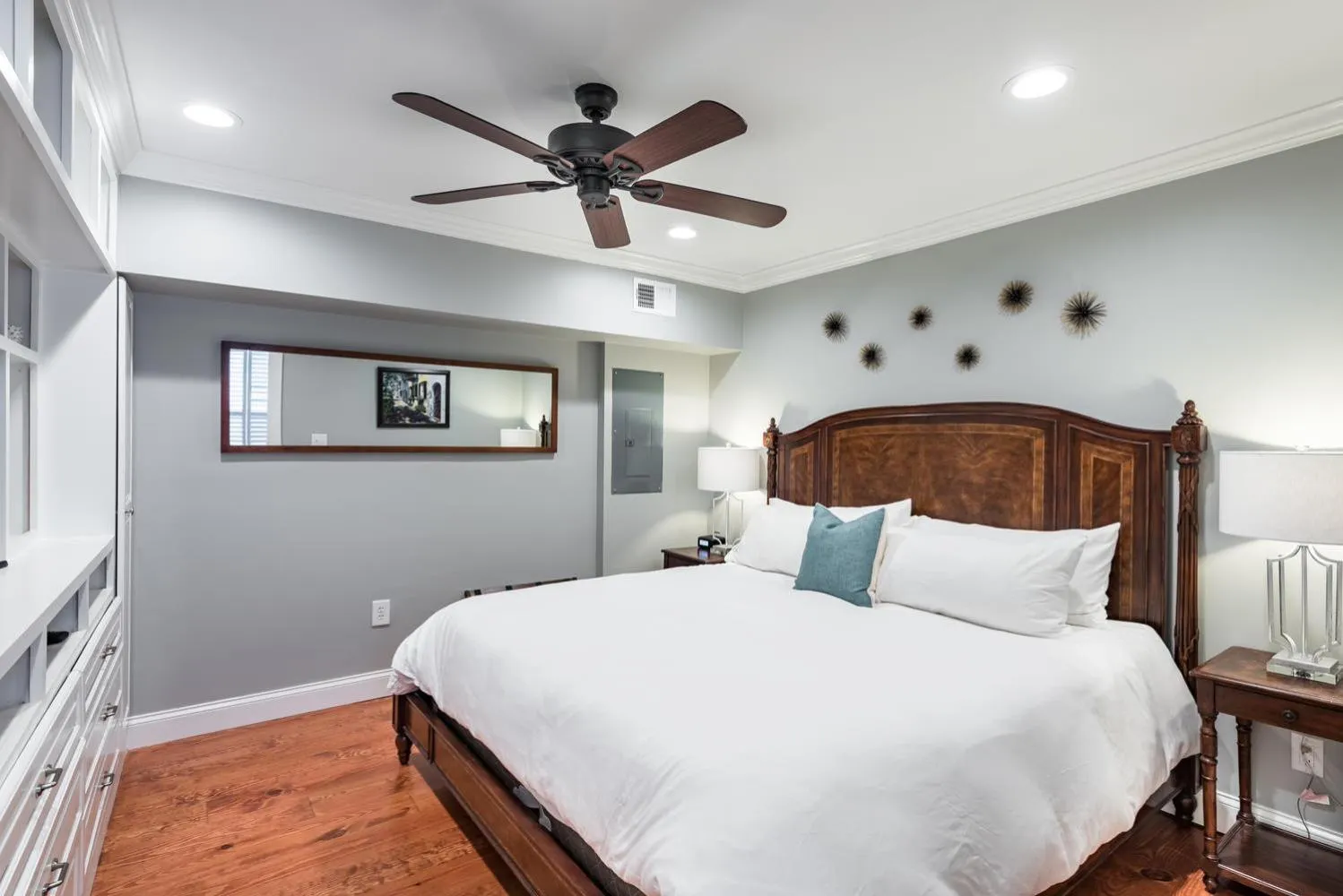 Bed in The Quarters on Vendue