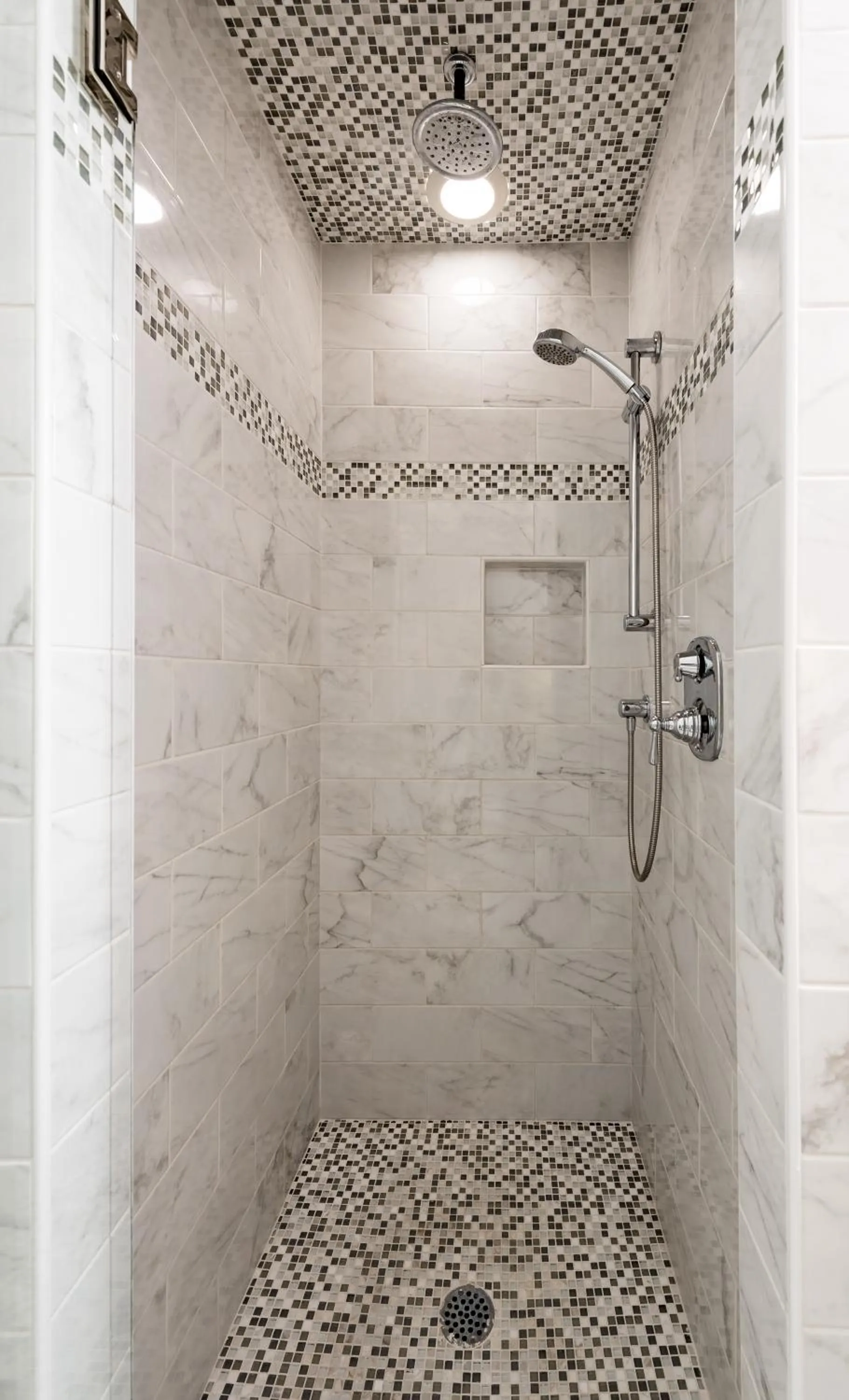 Shower in The Quarters on Vendue