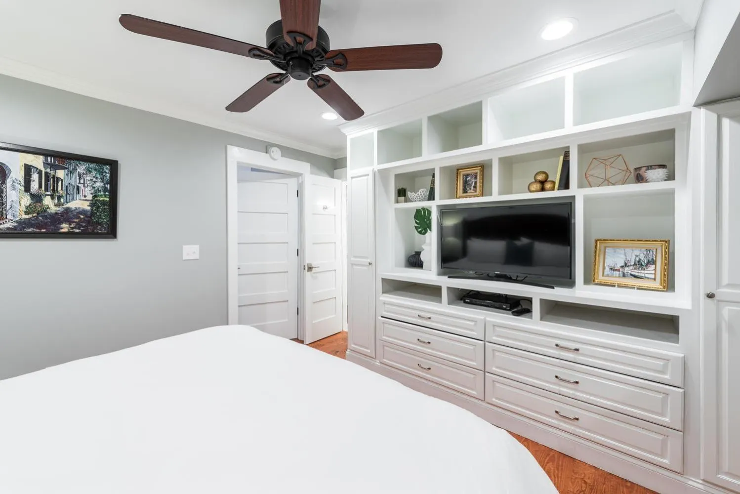 Bed in The Quarters on Vendue