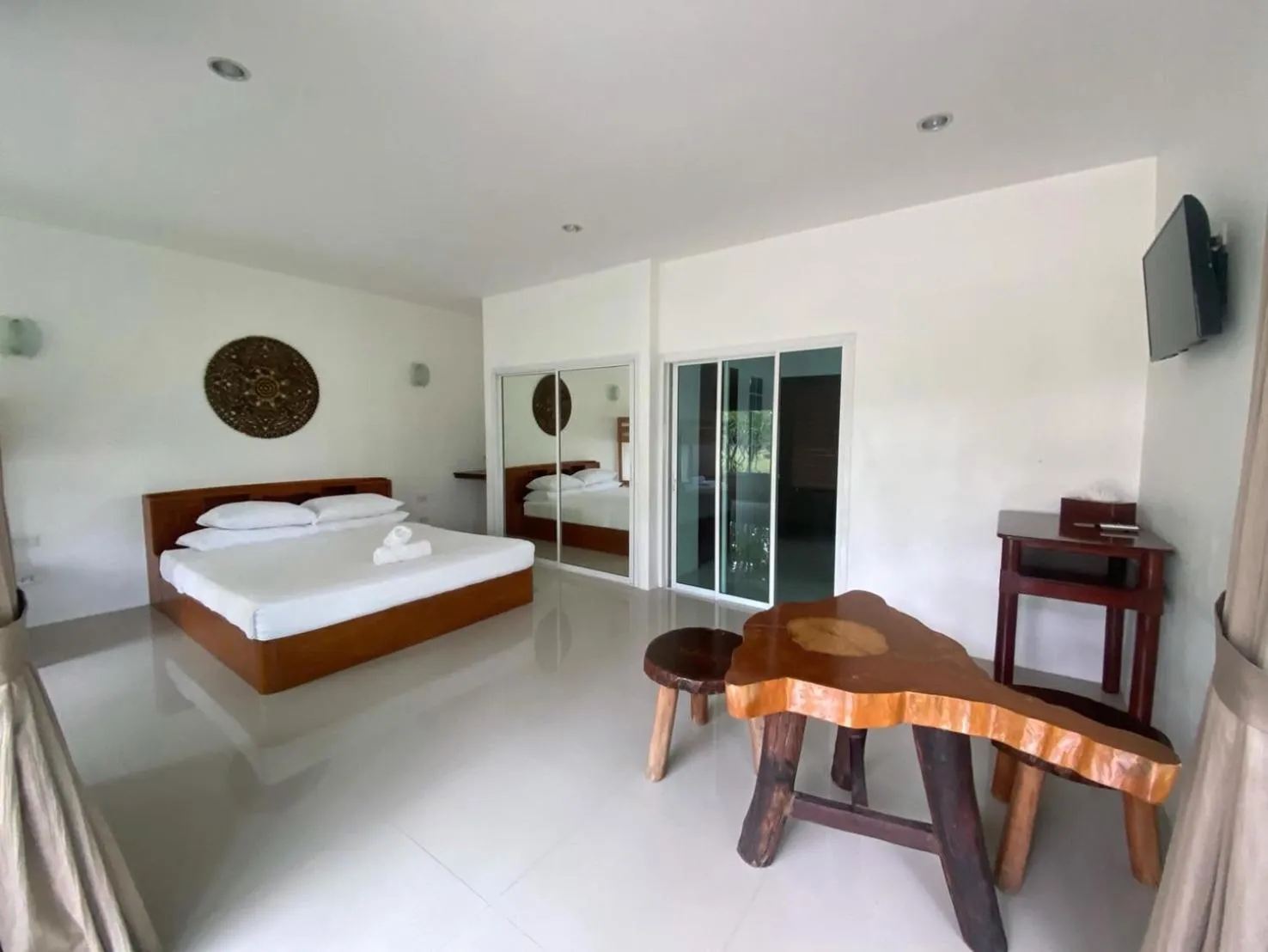 Bed in Am Samui Resort Taling Ngam