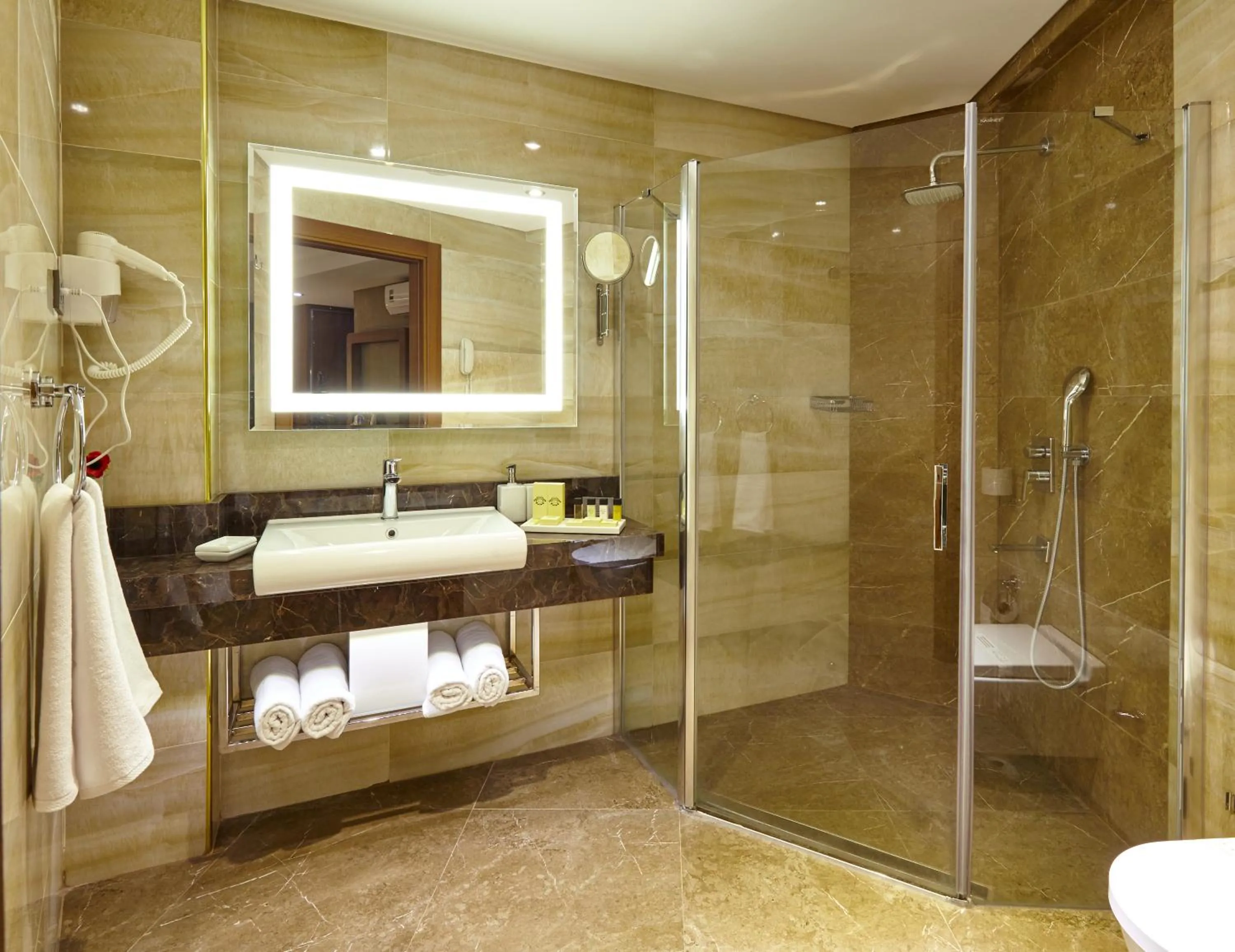 Bathroom in Buruciye Hotel