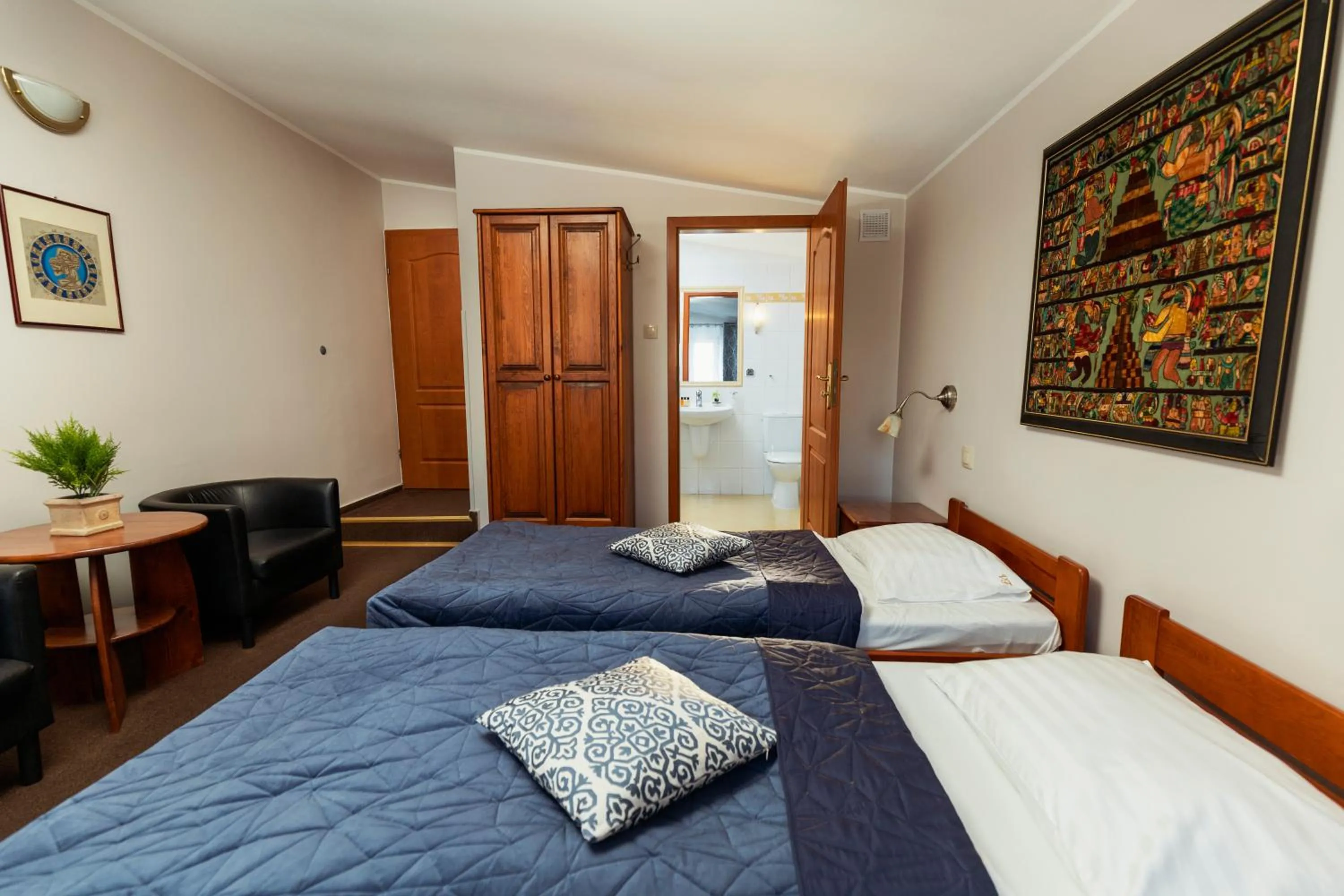 Bed in Villa Toscania-check in 24h