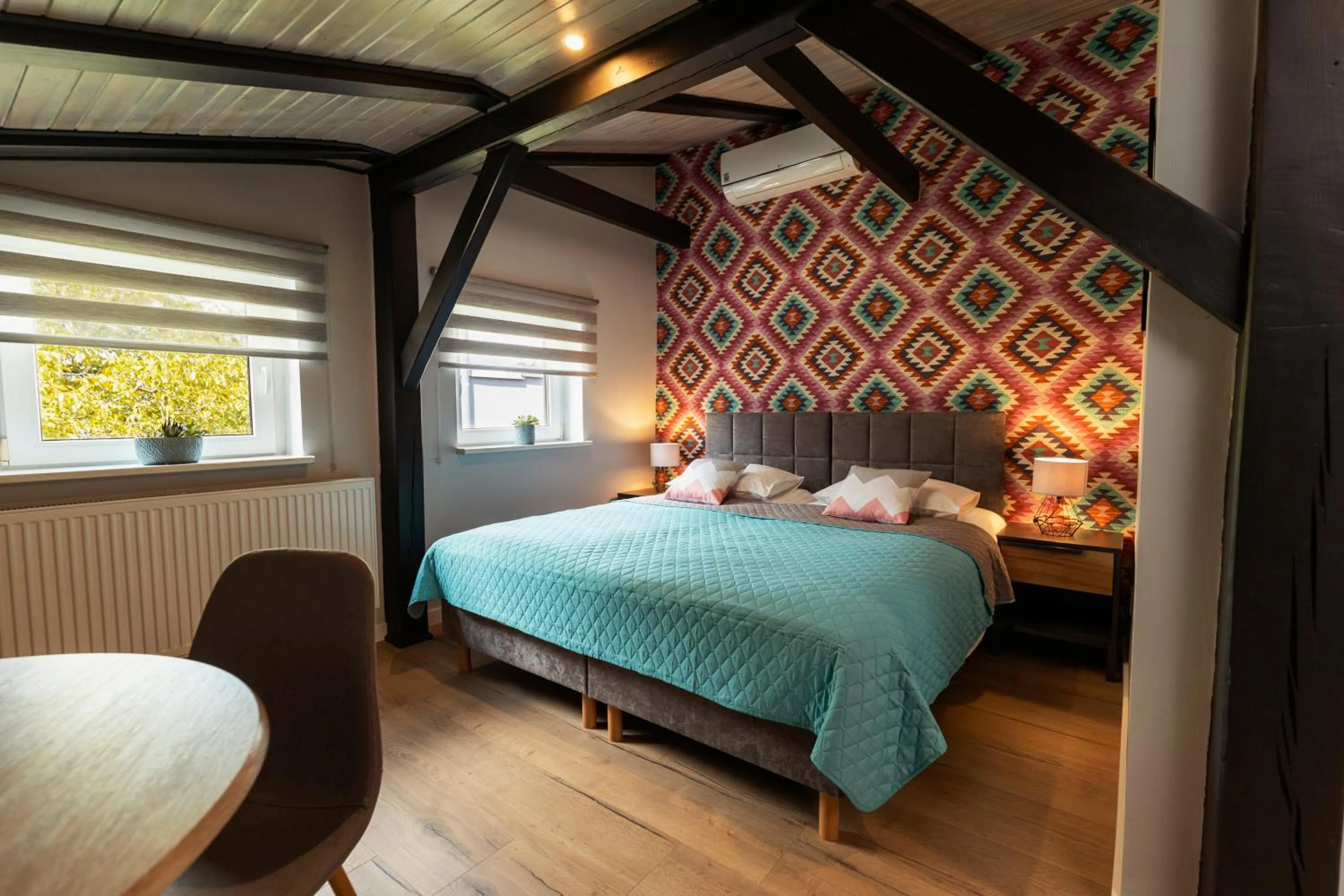 Bed in Villa Toscania-check in 24h