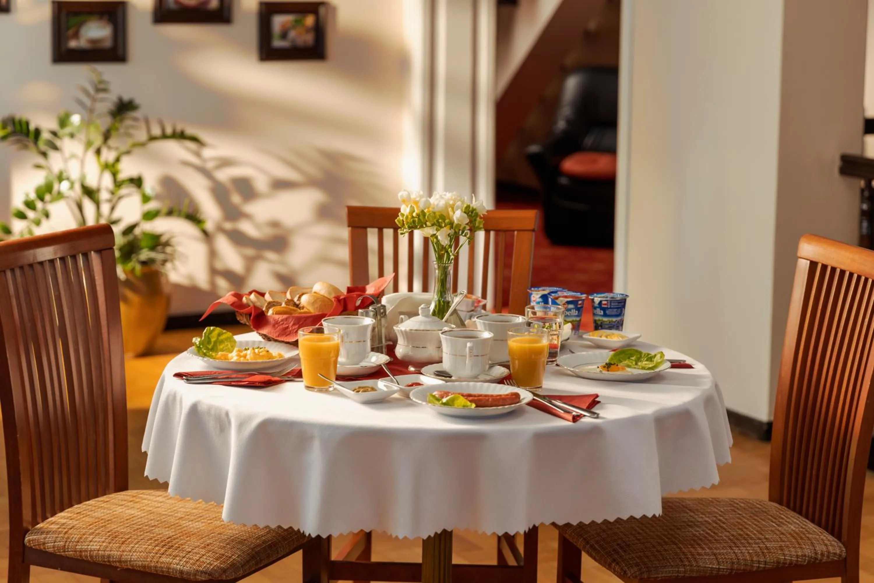 Breakfast in Villa Toscania-check in 24h