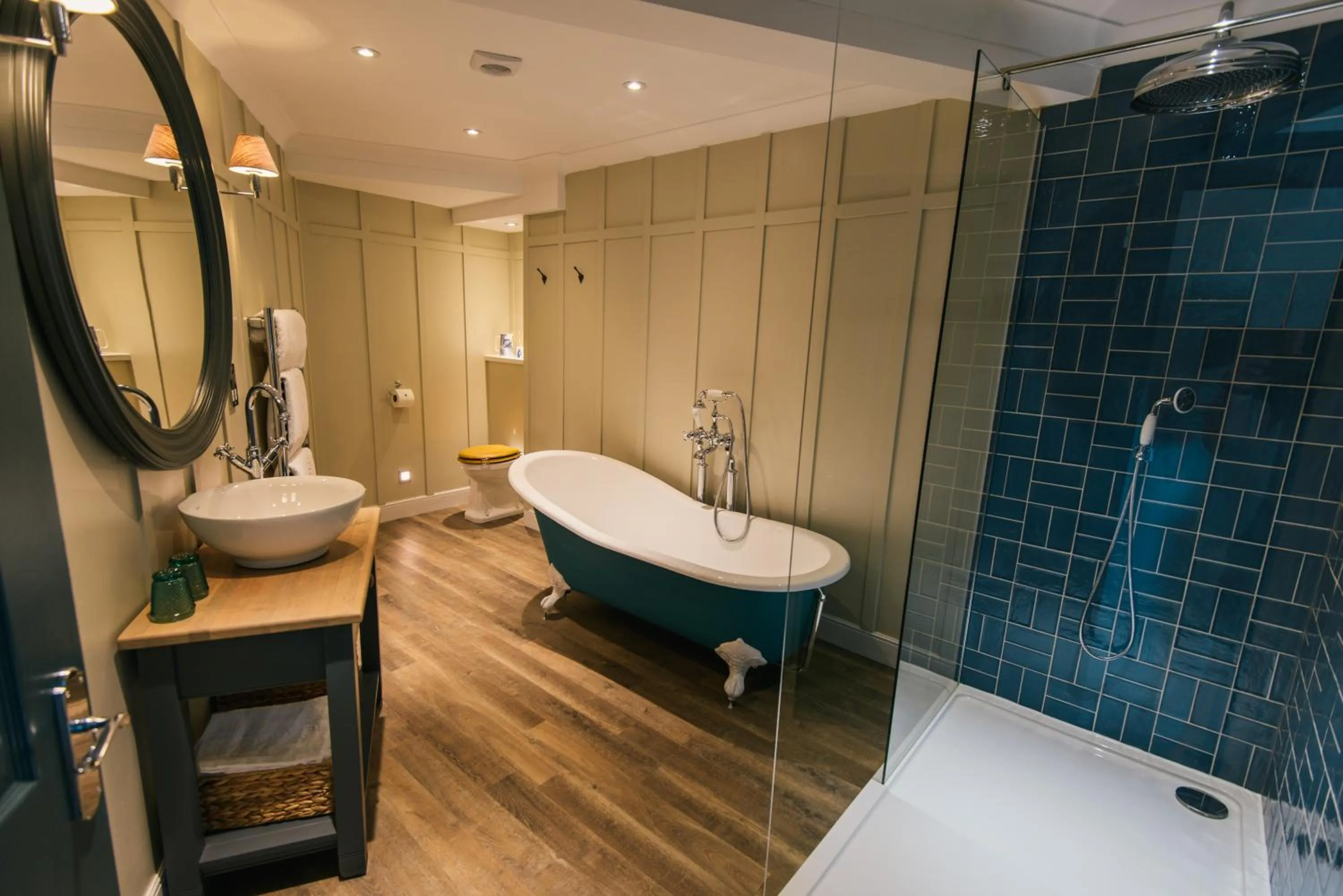 Bathroom in Greenbank Hotel