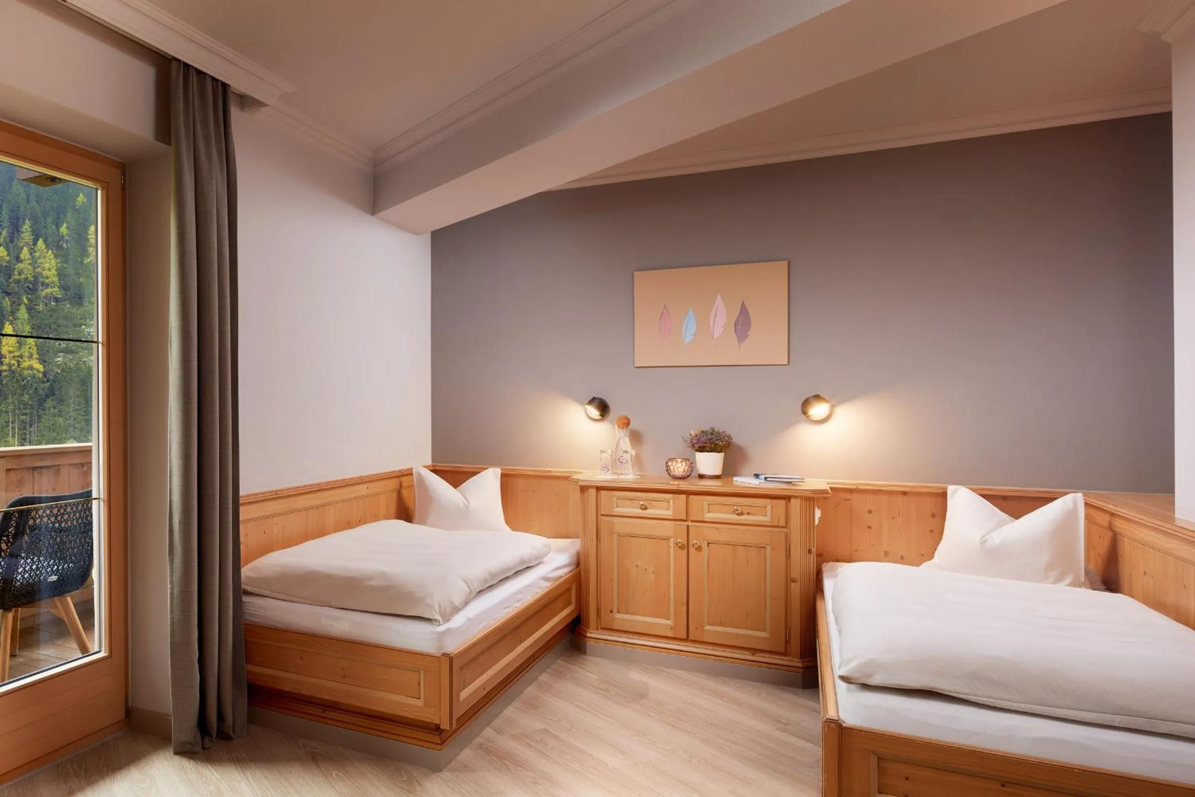 Photo of the whole room, Bed in Adler Inn Tyrol Mountain Resort SUPERIOR