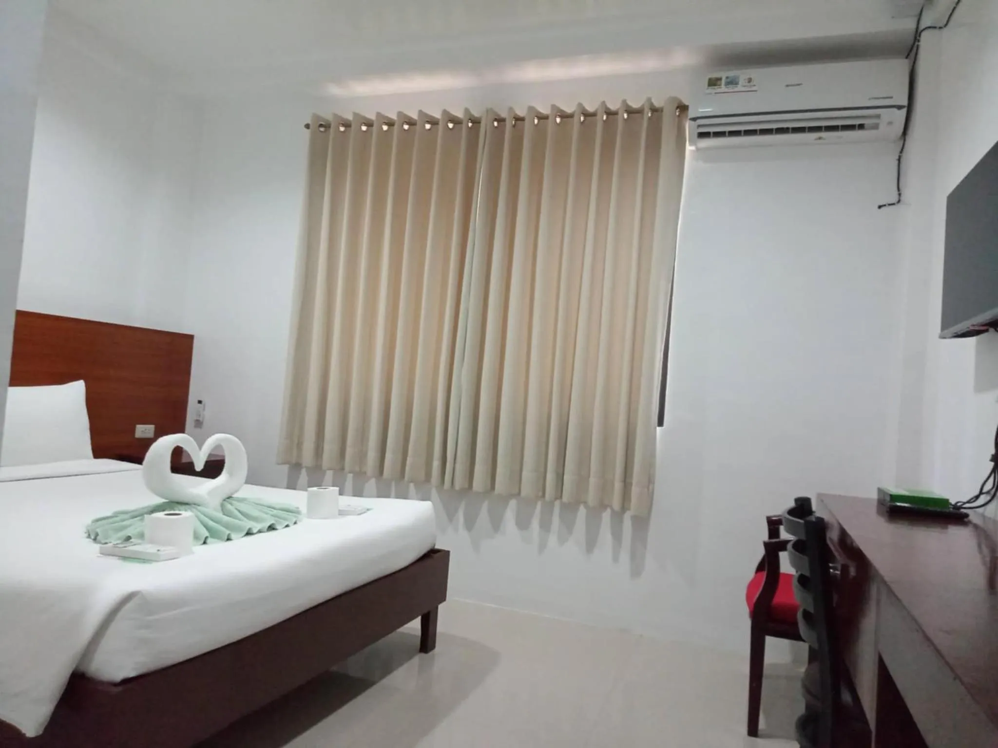 View (from property/room), Bed in Zosimo's Inn