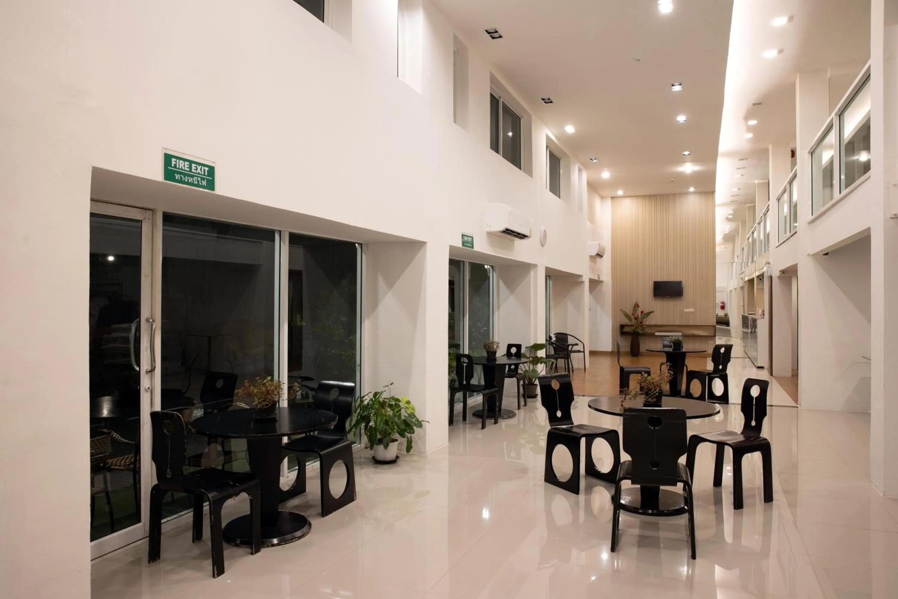 Communal lounge/ TV room in Nantra Silom