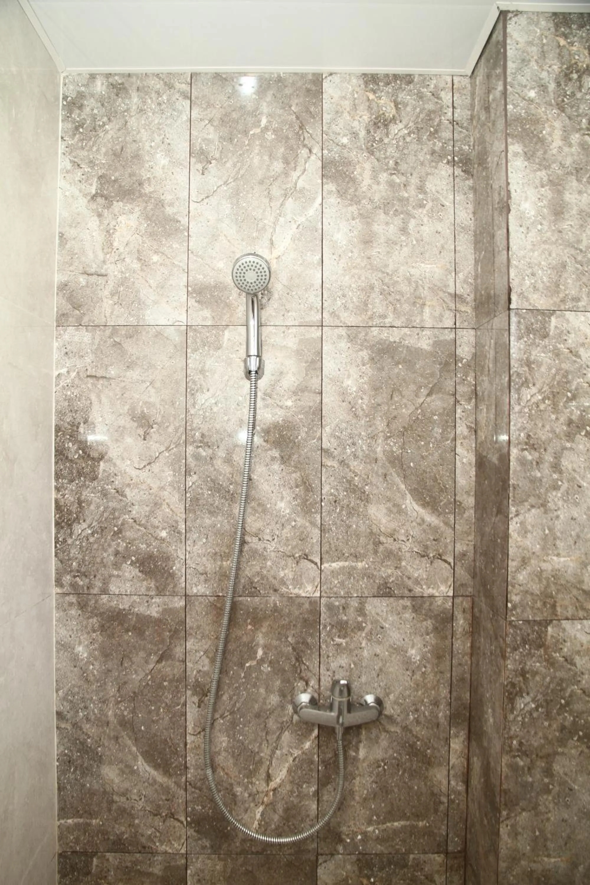 Shower in Istanaku