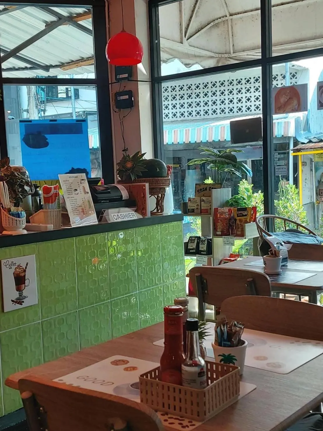 Restaurant/places to eat in V.I.P. House