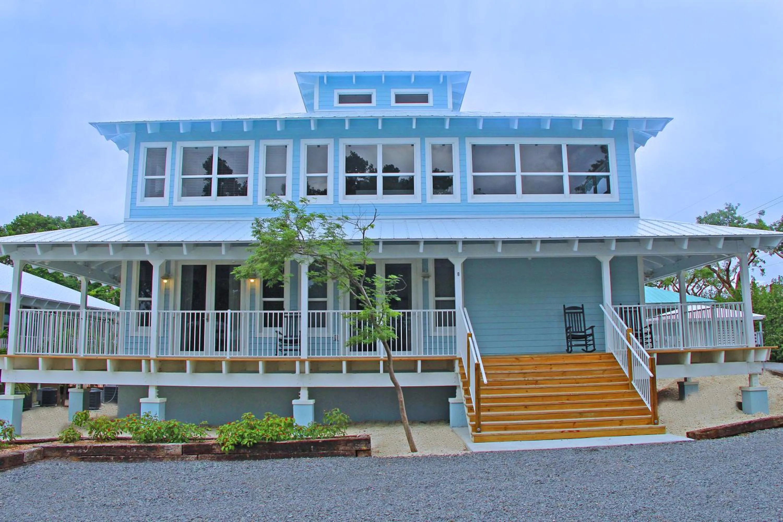 Facade/entrance in Dolphin Point Villas