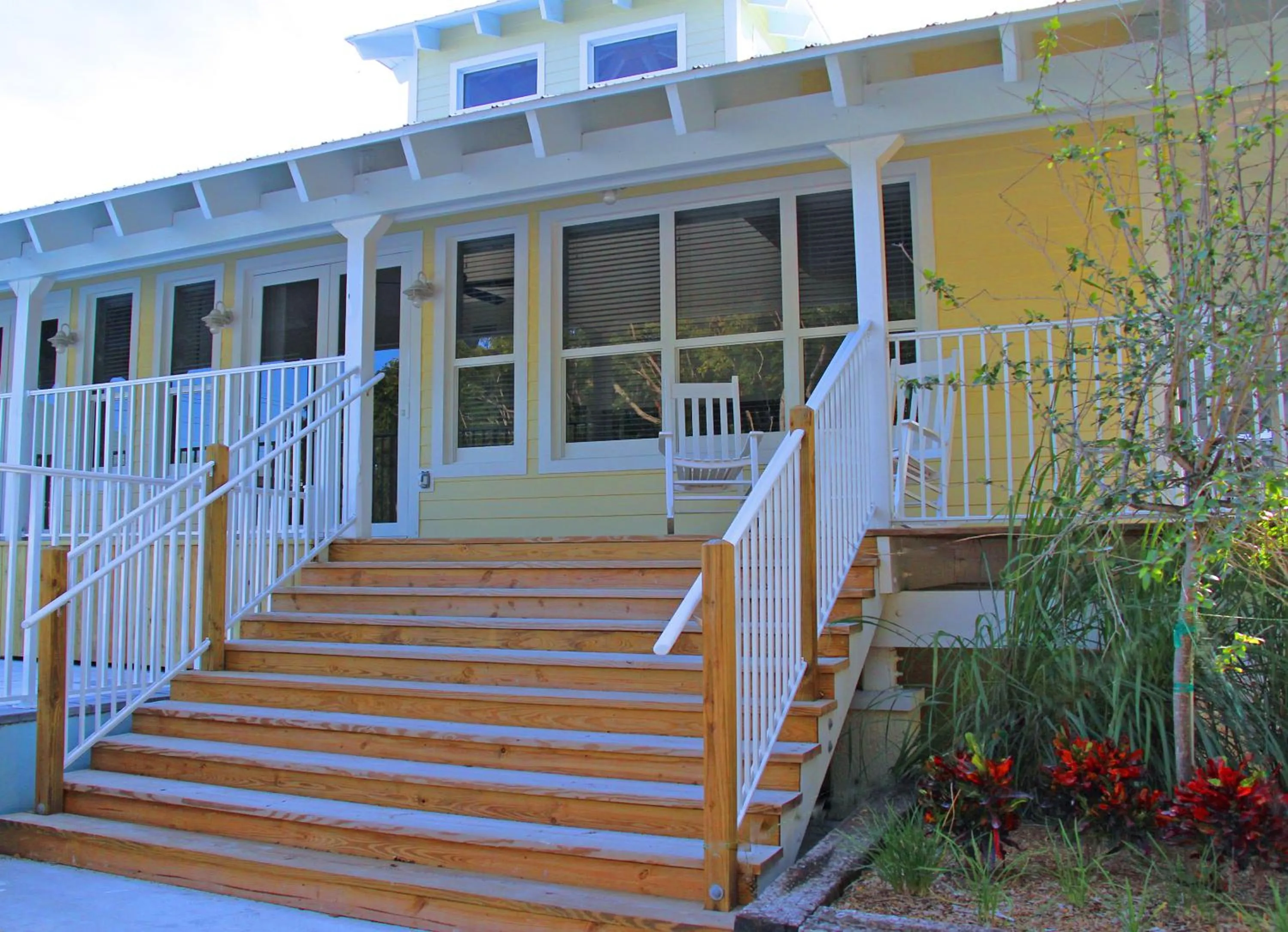 Facade/entrance in Dolphin Point Villas