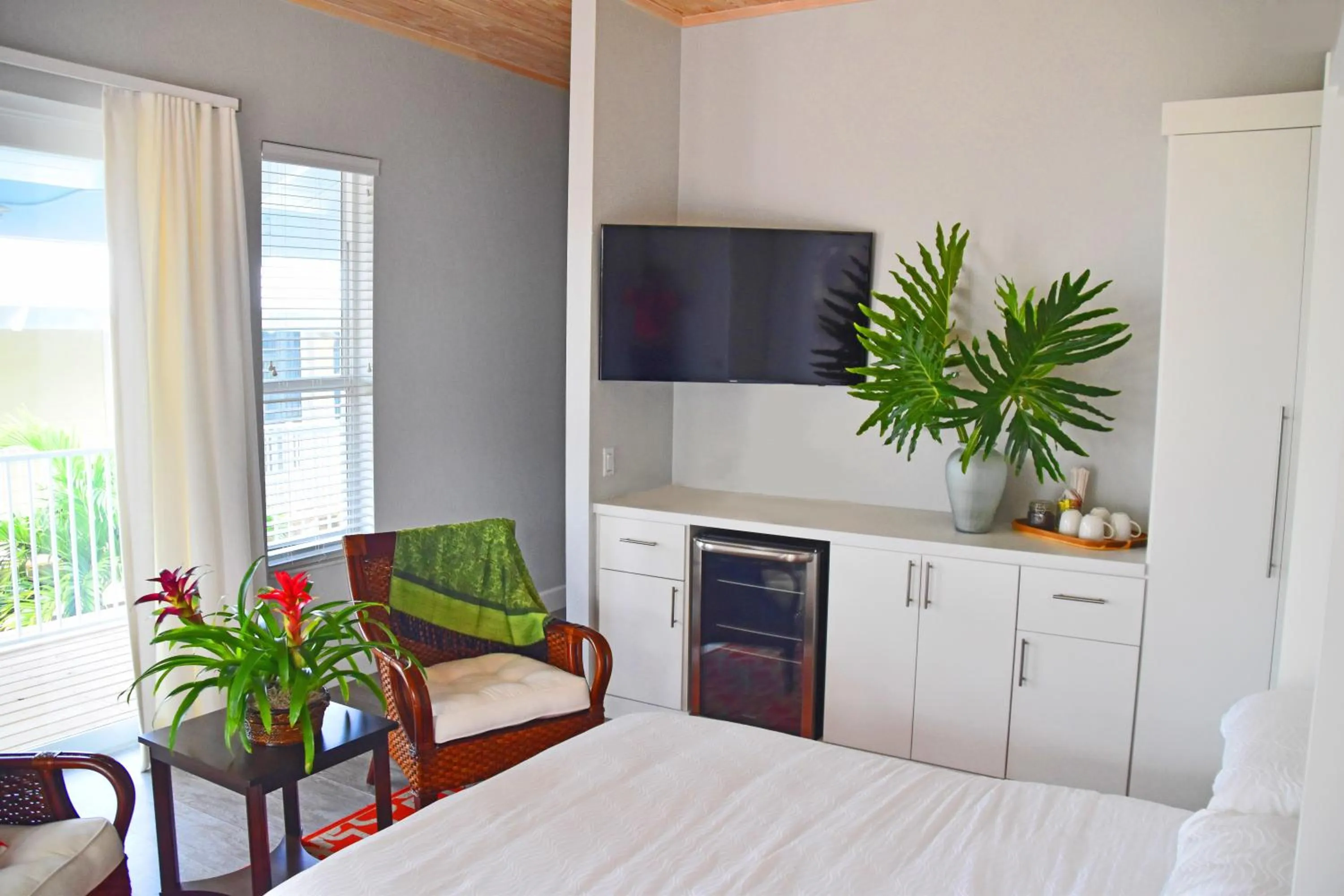 Bedroom, Bed in Dolphin Point Villas