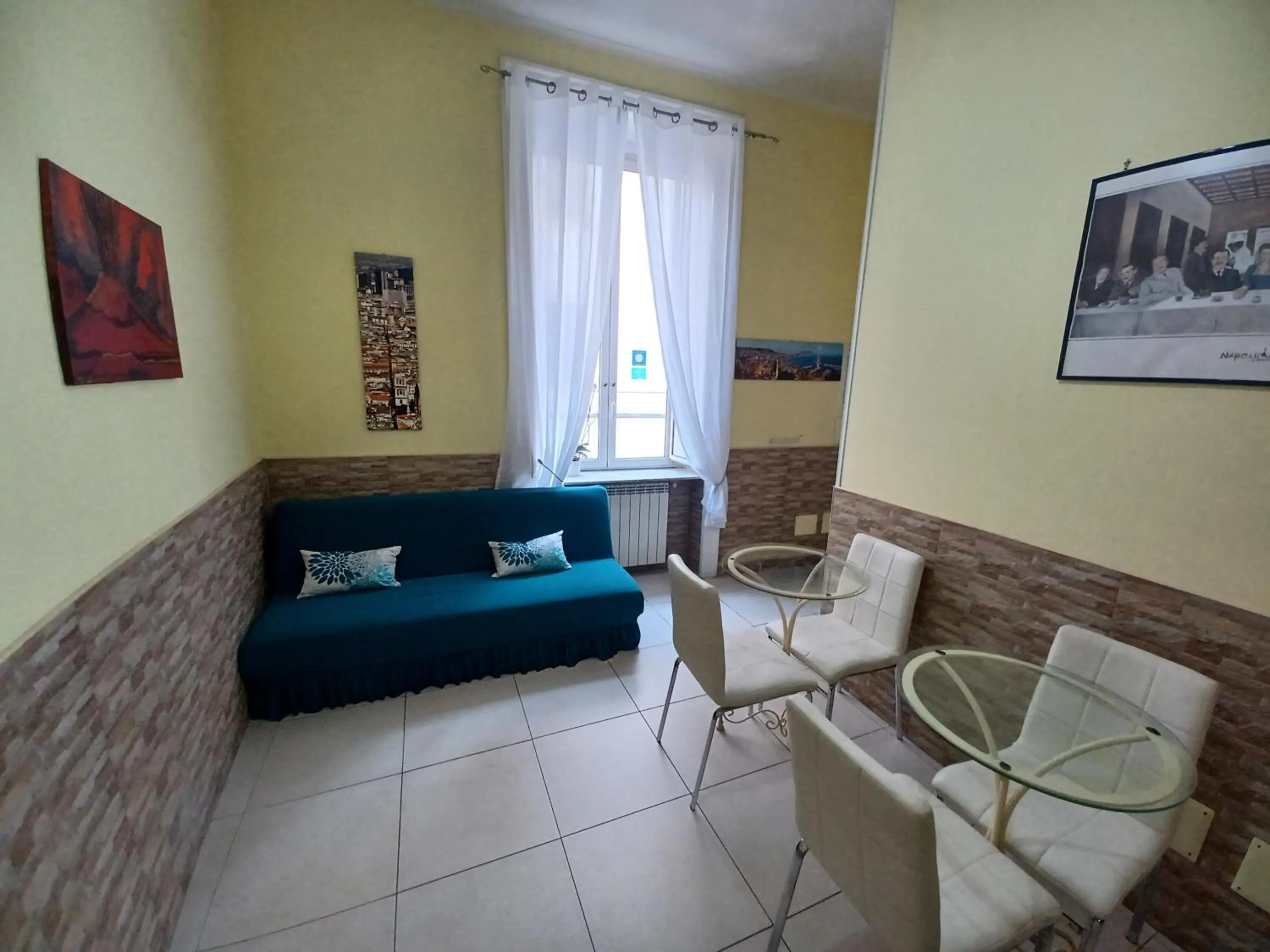 Living room in B&B Quattro Palazzi Napoli Centro