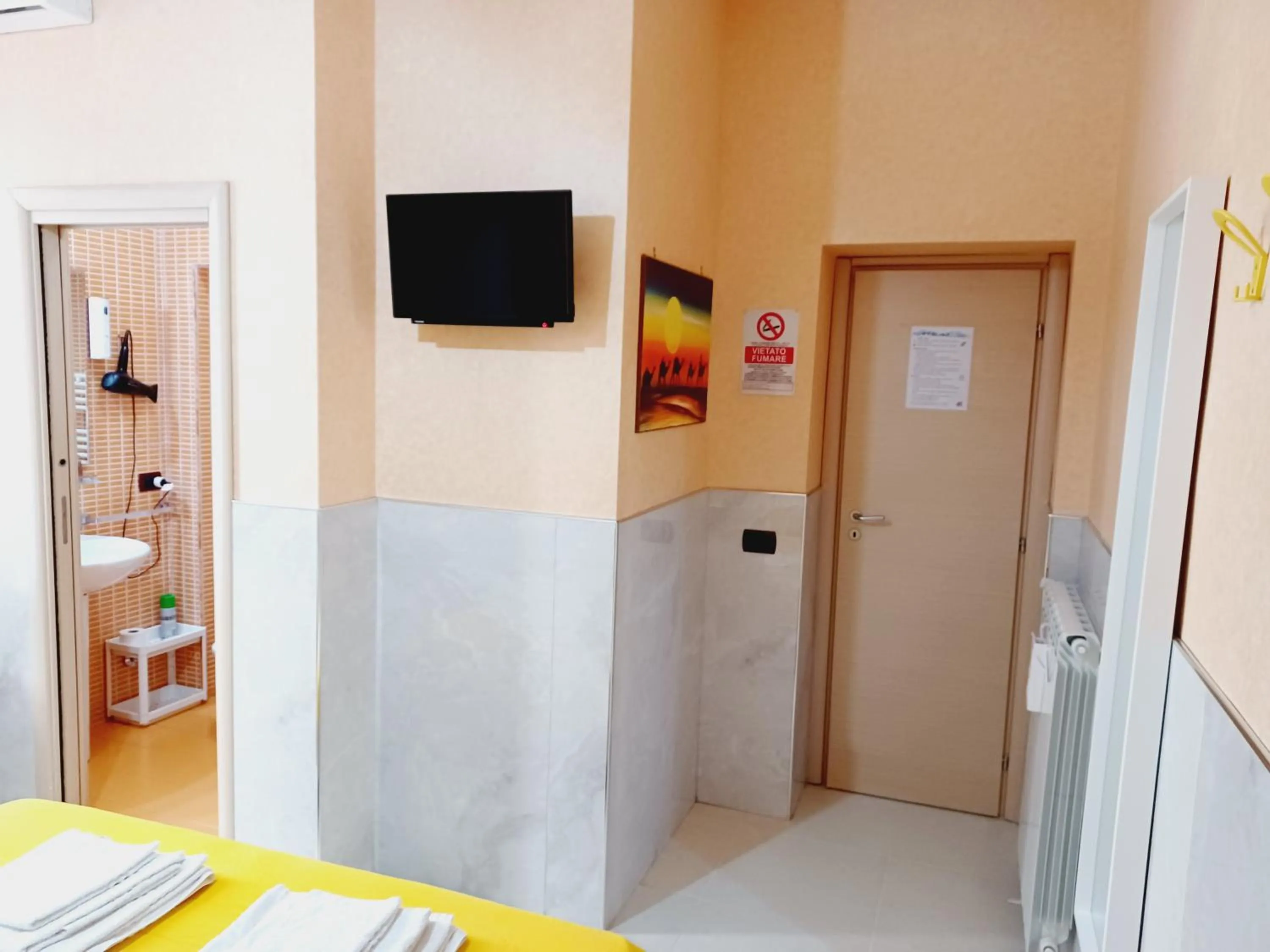 Bed in B&B Quattro Palazzi Napoli Centro