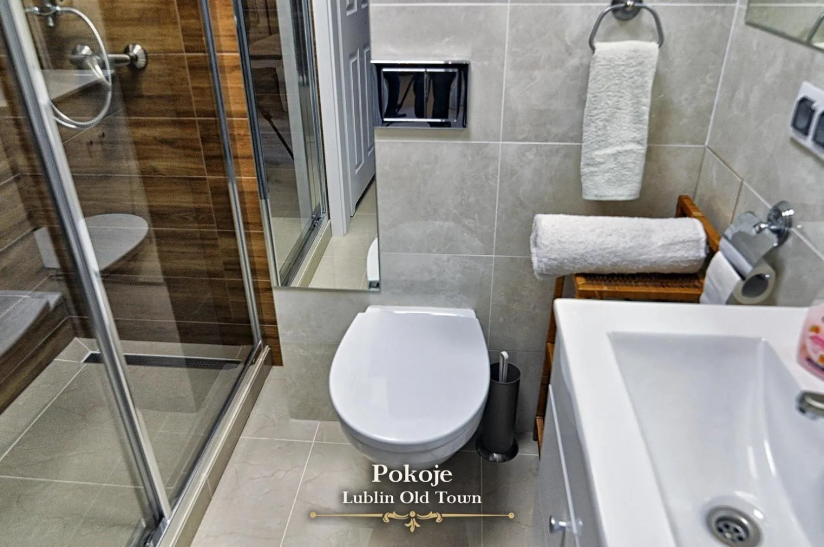 Shower in Lublin Old Town Rooms