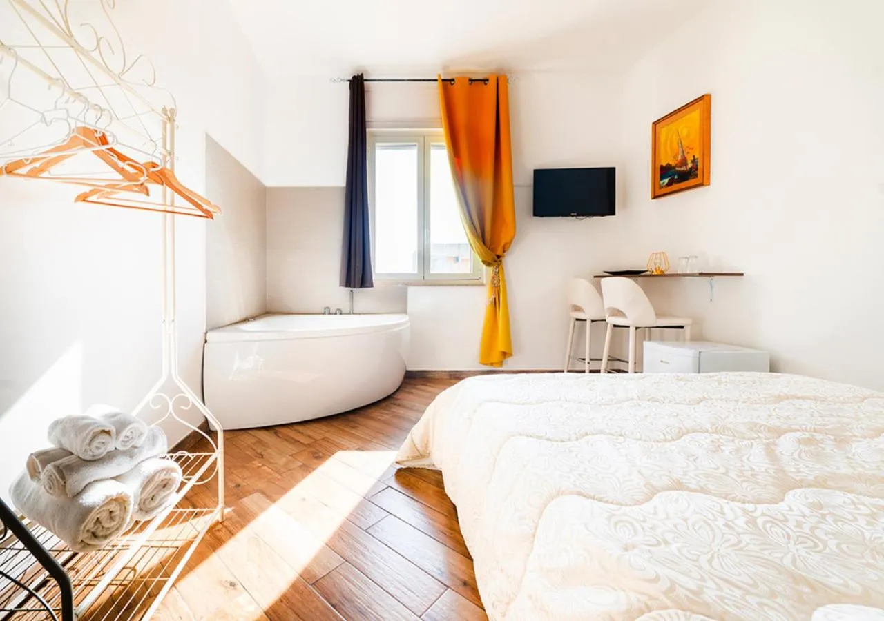 Bedroom, Bed in Balconi sul mare