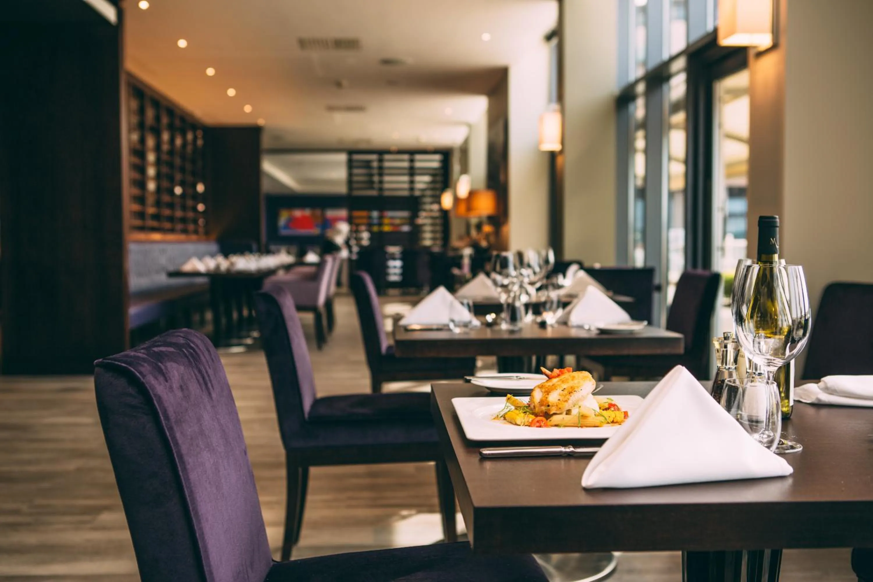 Restaurant/places to eat in Radisson Blu Waterfront Hotel, Jersey