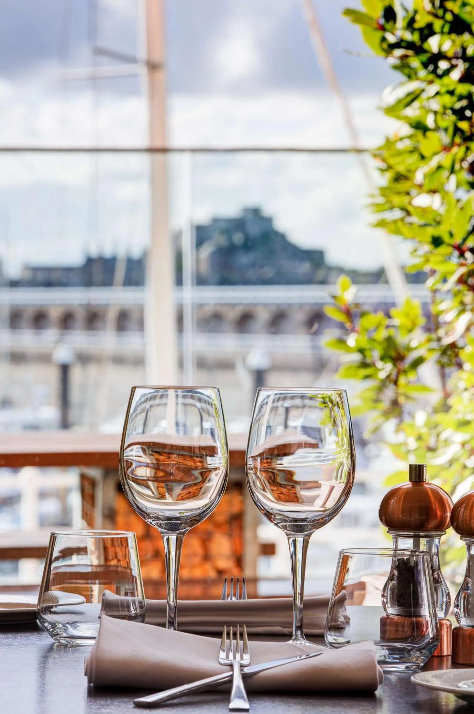 Restaurant/places to eat in Radisson Blu Waterfront Hotel, Jersey