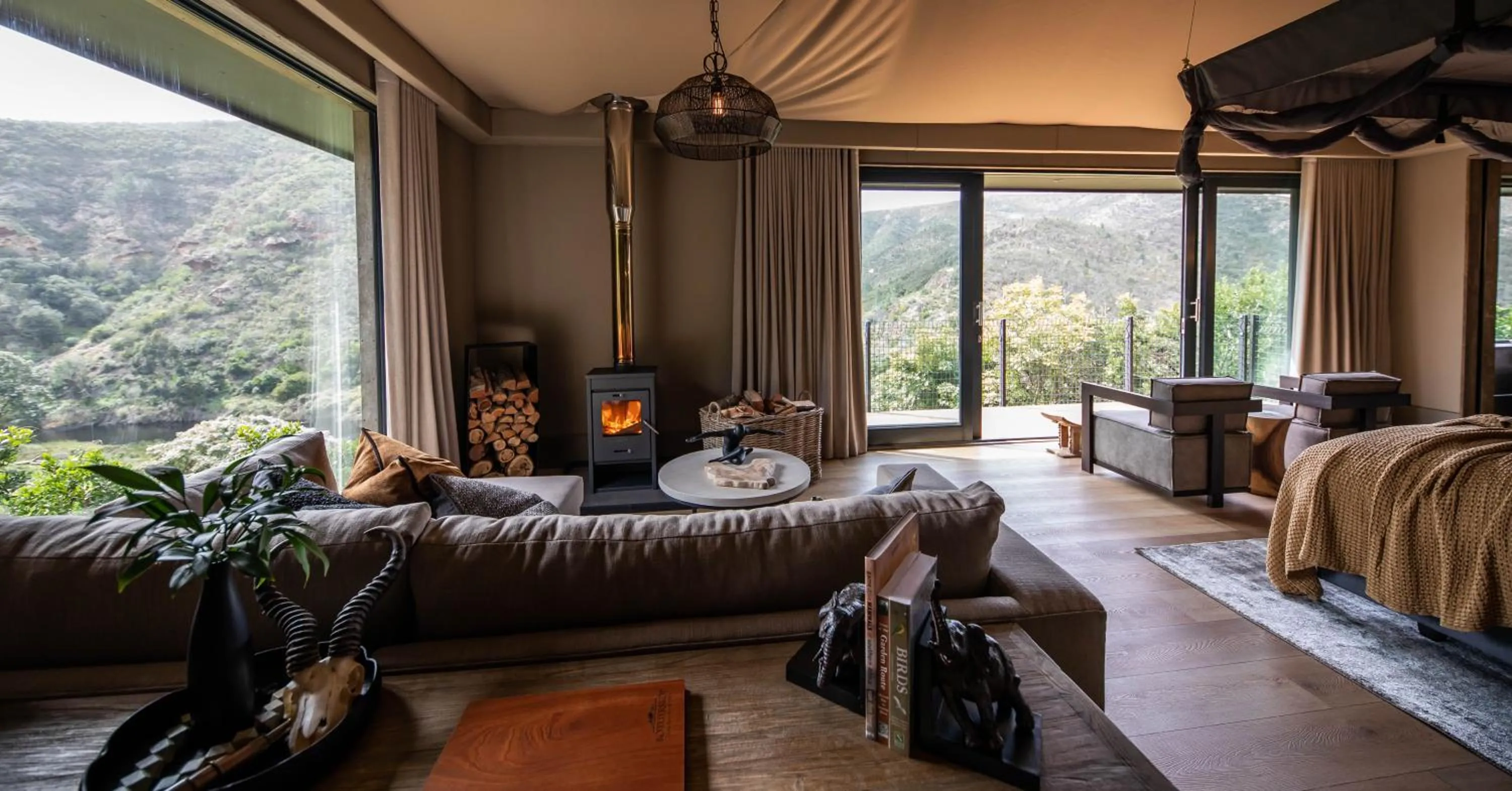 Lounge or bar in Botlierskop Tented Lodge