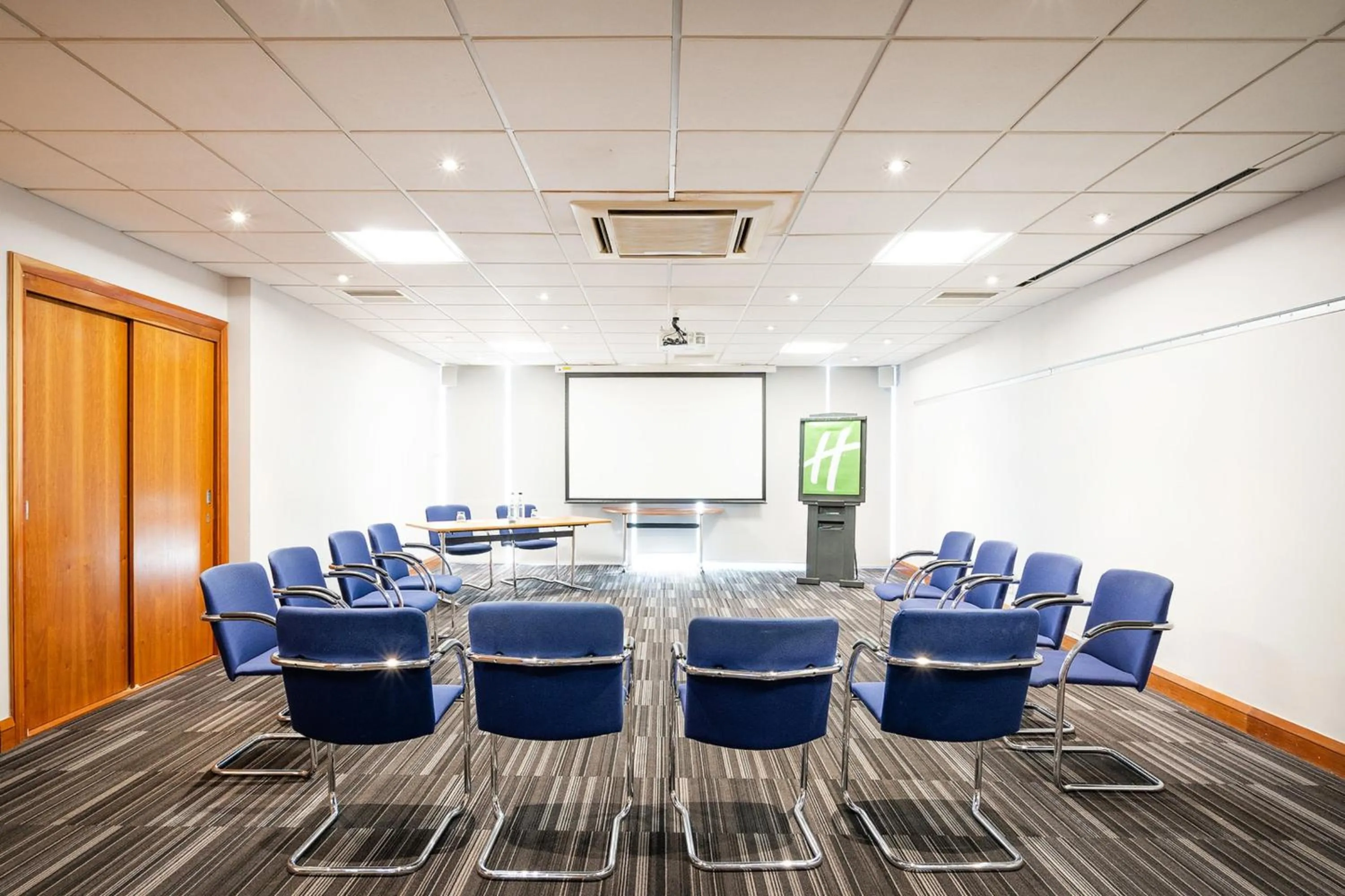 Business facilities in Holiday Inn Coventry M6, J2 by IHG